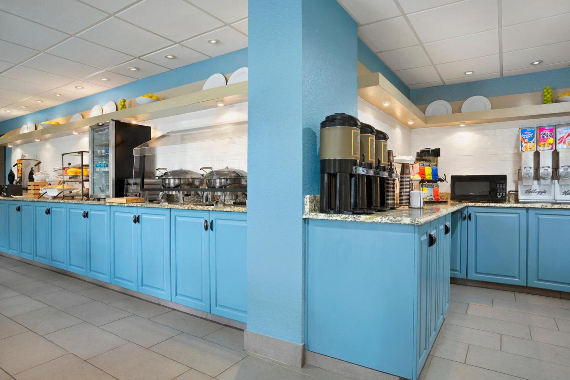 Country Inn & Suites by Radisson, Charlotte University Place, NC photo 14