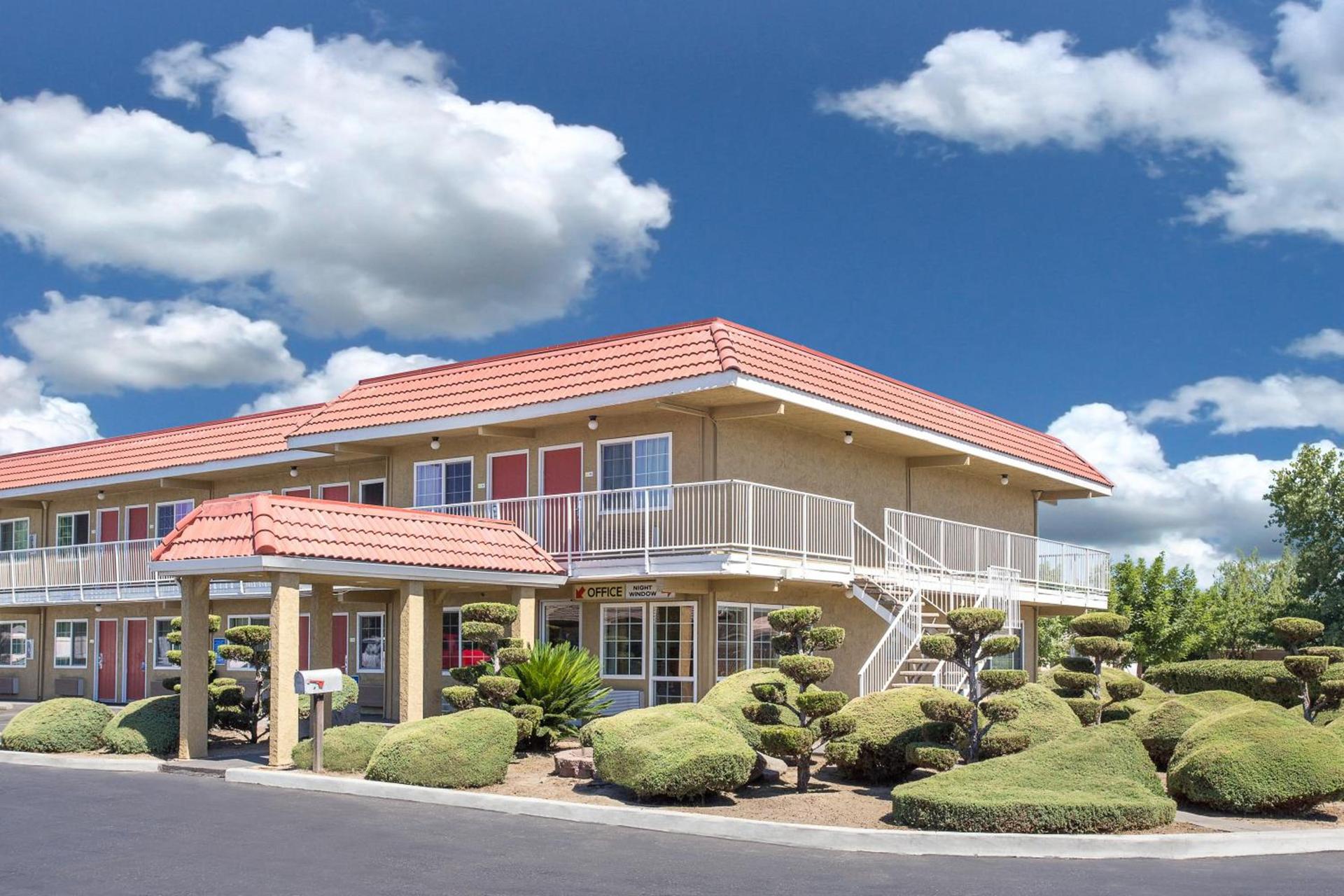 Days Inn by Wyndham Turlock photo 10