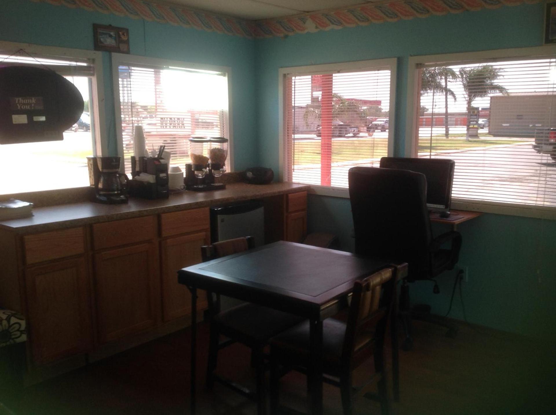 Freer Motel photo 22