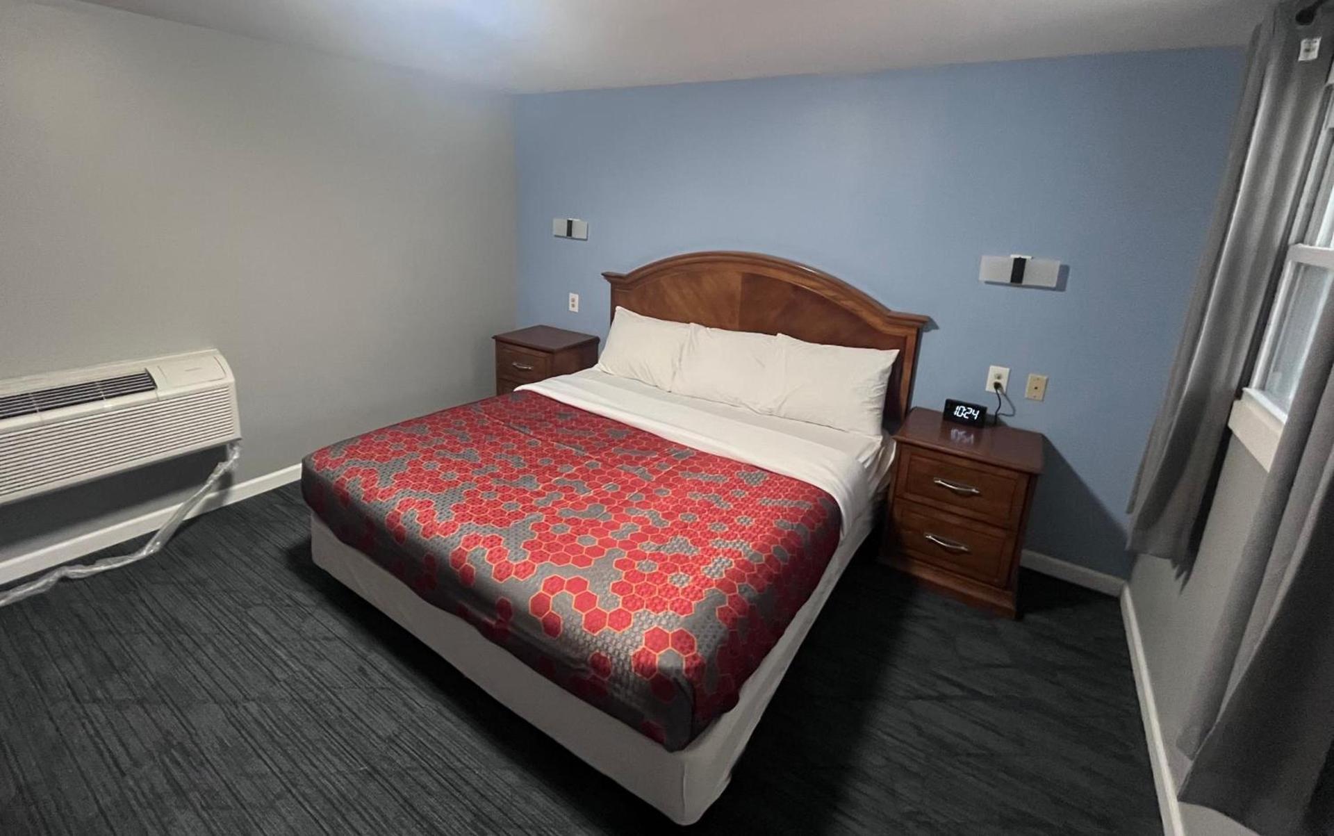 Chaplin Inn & Suites photo 13