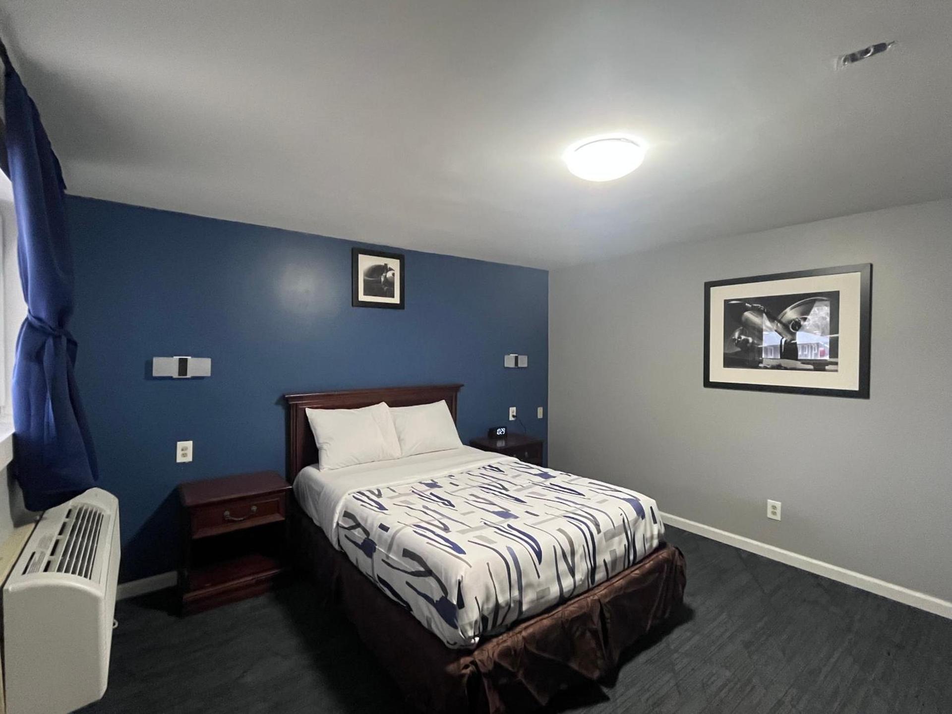 Chaplin Inn & Suites photo 12