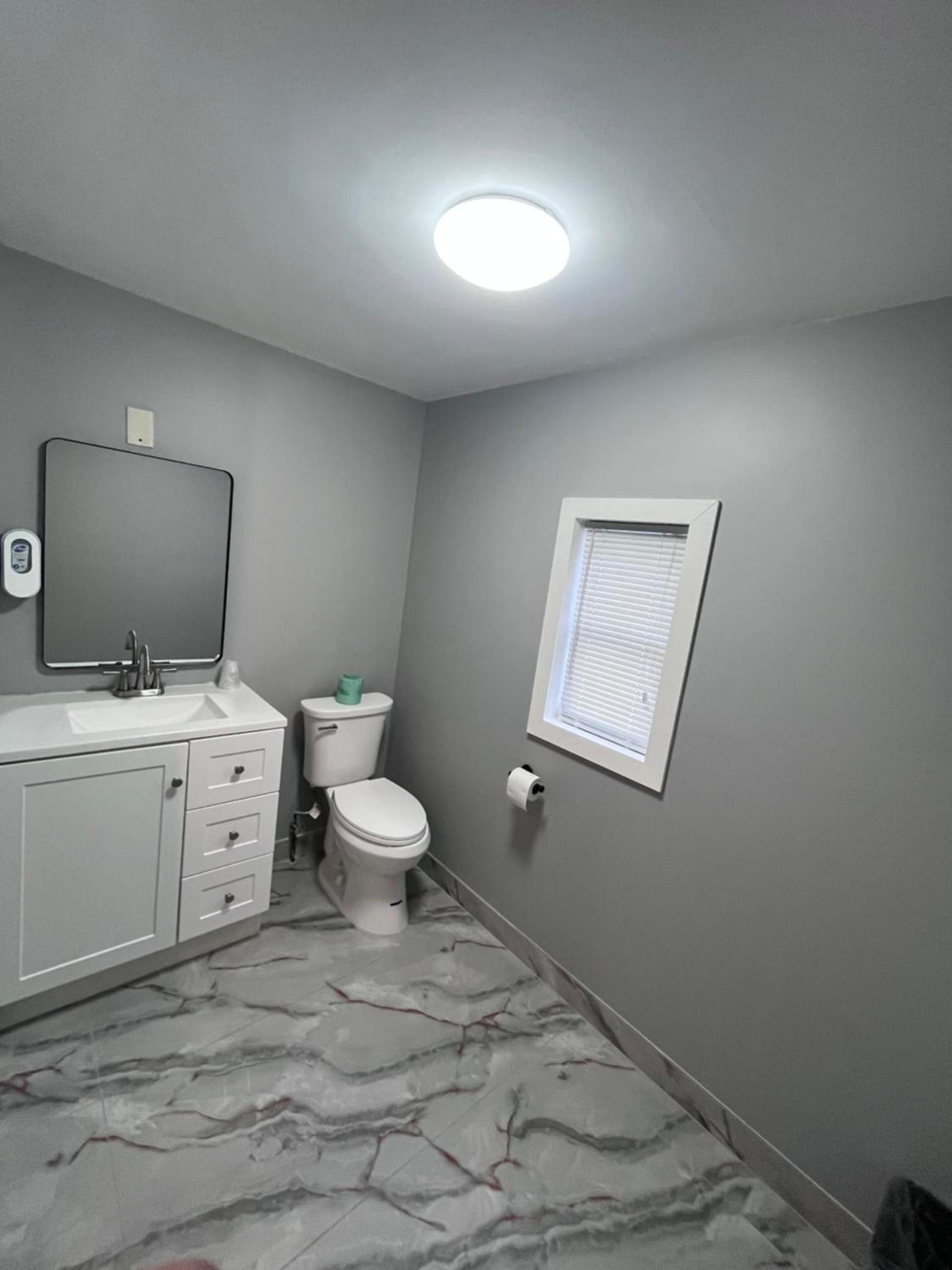 Chaplin Inn & Suites photo 2