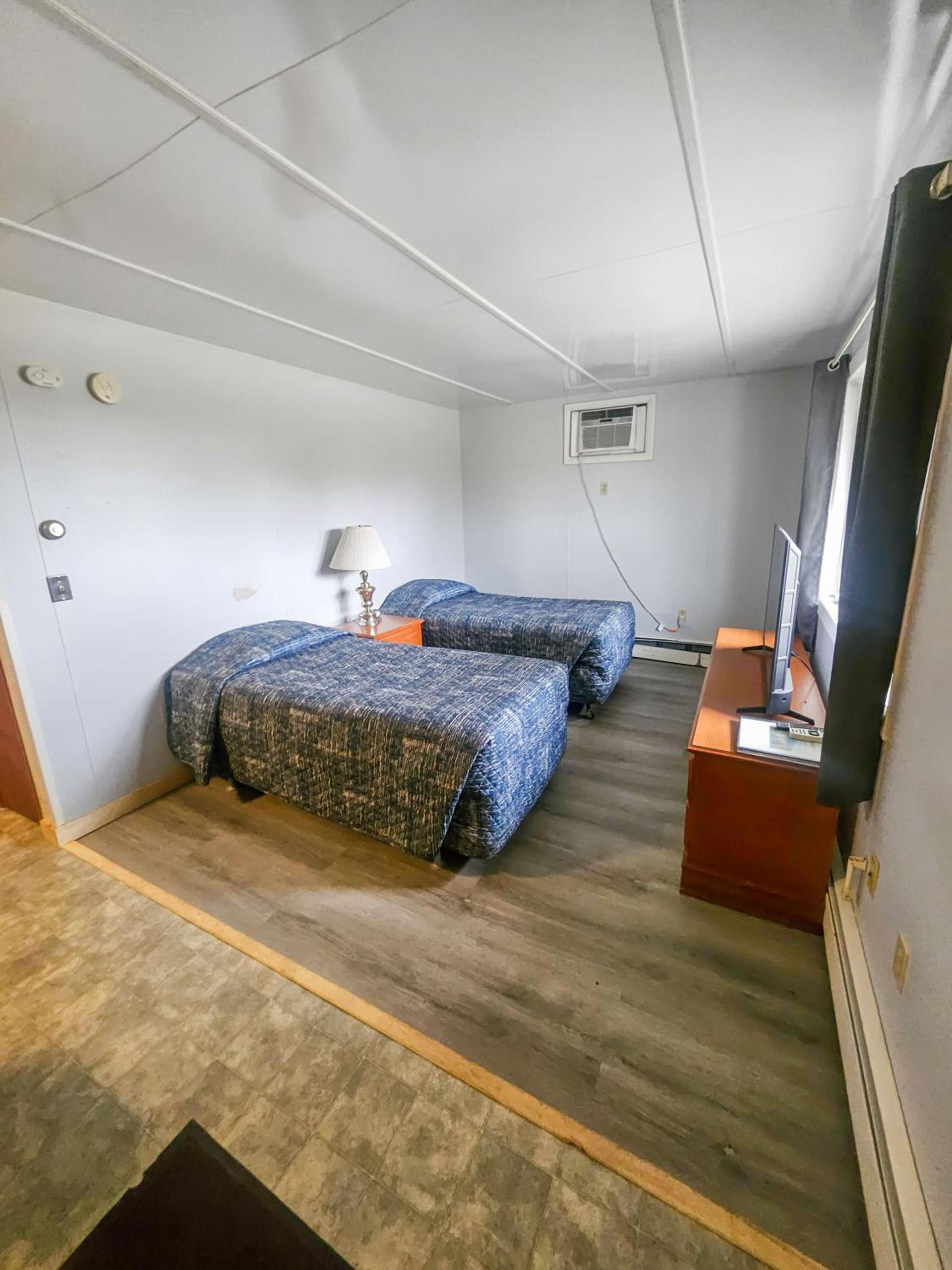 Katahdin Valley Motel photo 9