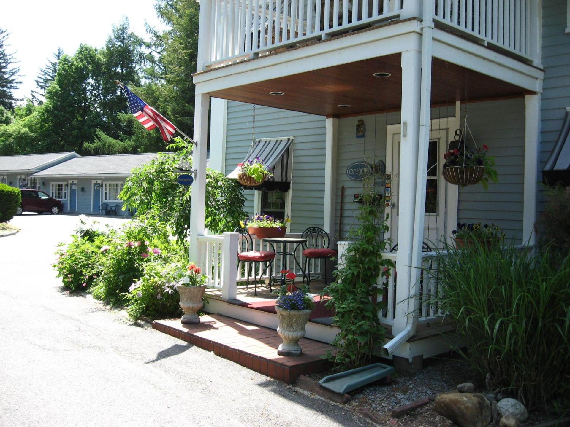 Maple Terrace Motel photo 43