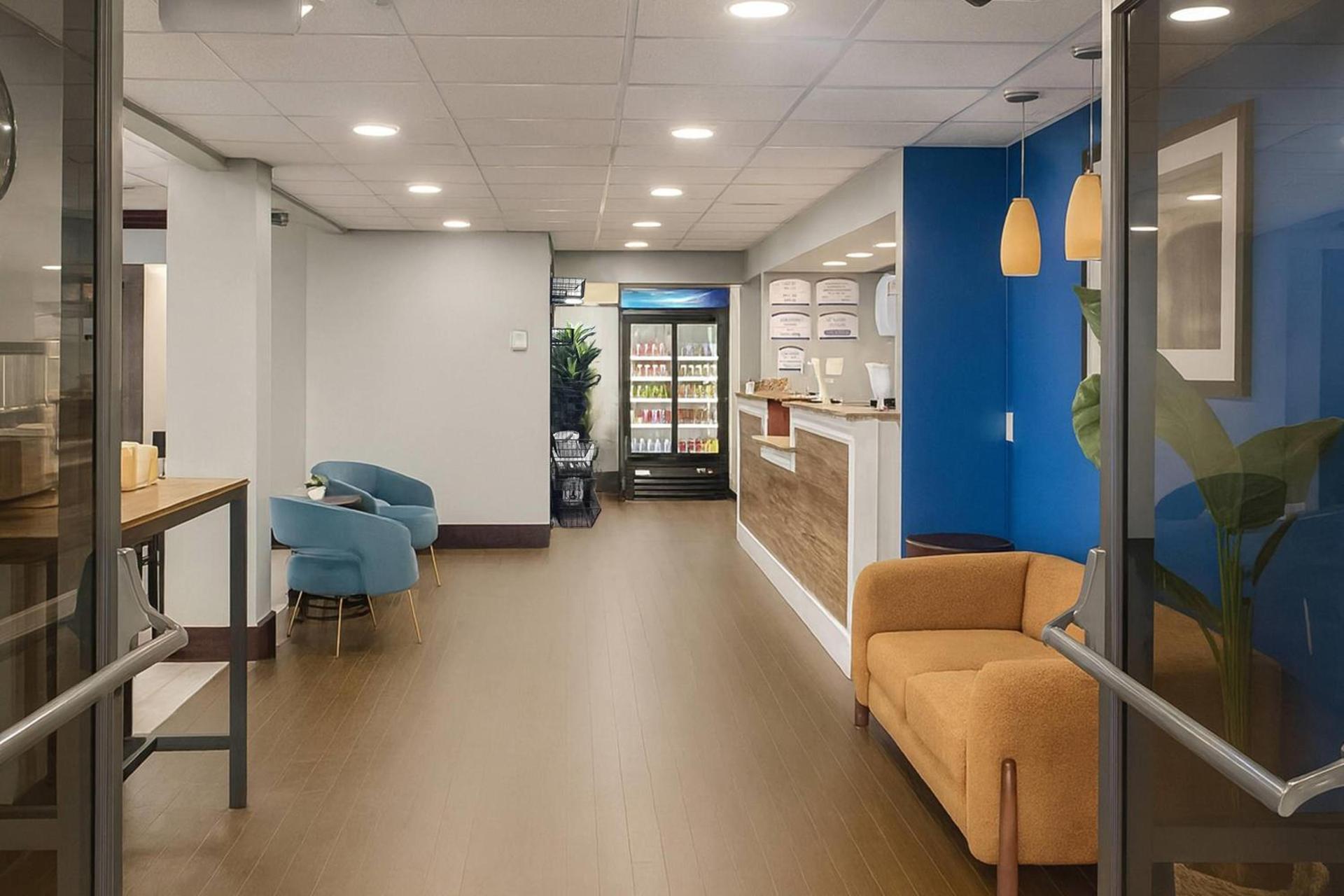 Baymont by Wyndham Fayetteville photo 21