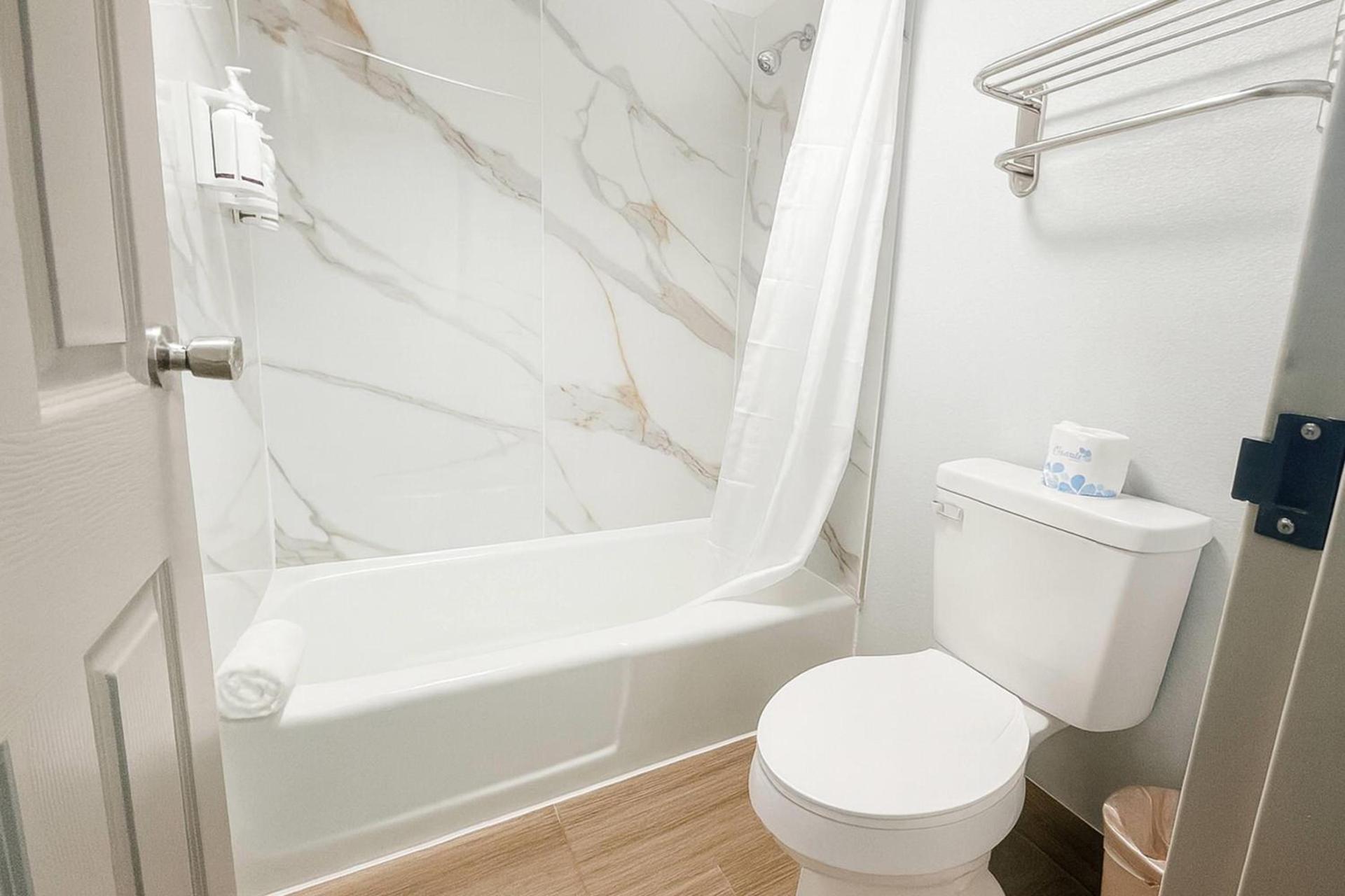 Baymont by Wyndham Fayetteville photo 10