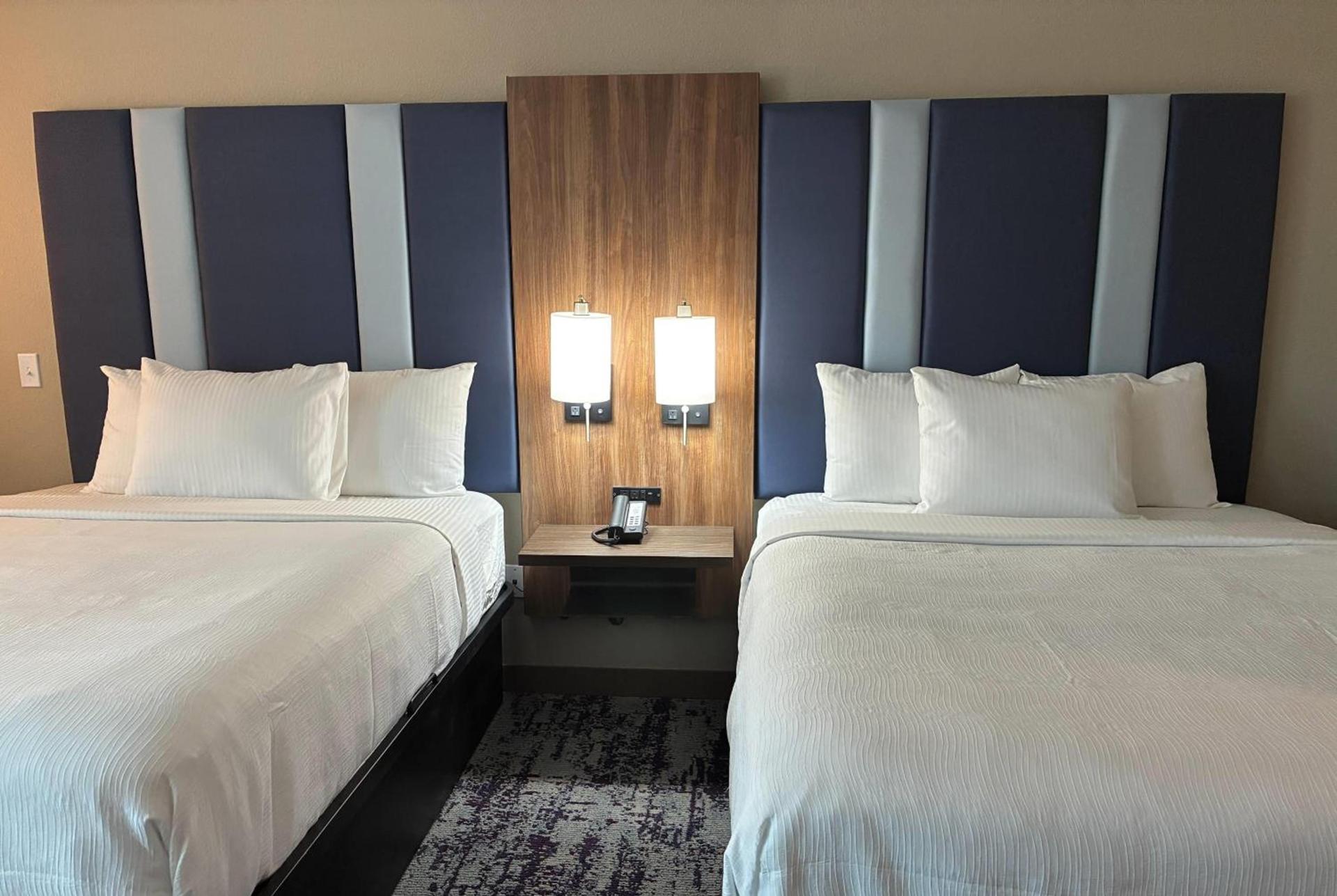 La Quinta Inn & Suites by Wyndham Athens I-65 photo 7