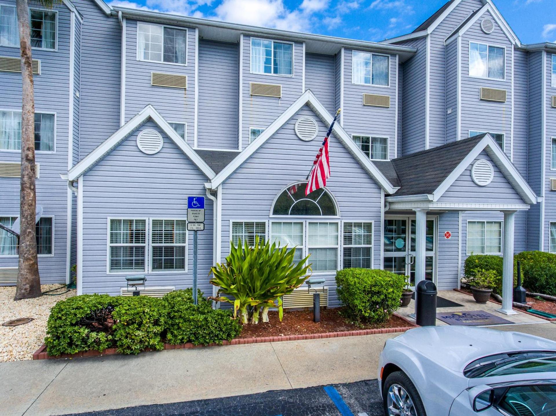 Microtel Inn & Suites by Wyndham Palm Coast I-95 photo 7