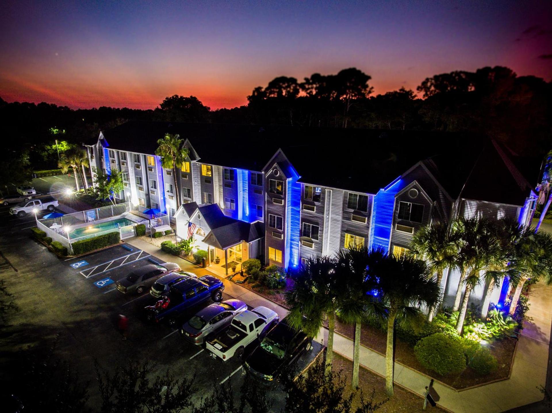 Microtel Inn & Suites by Wyndham Palm Coast I-95 photo 11