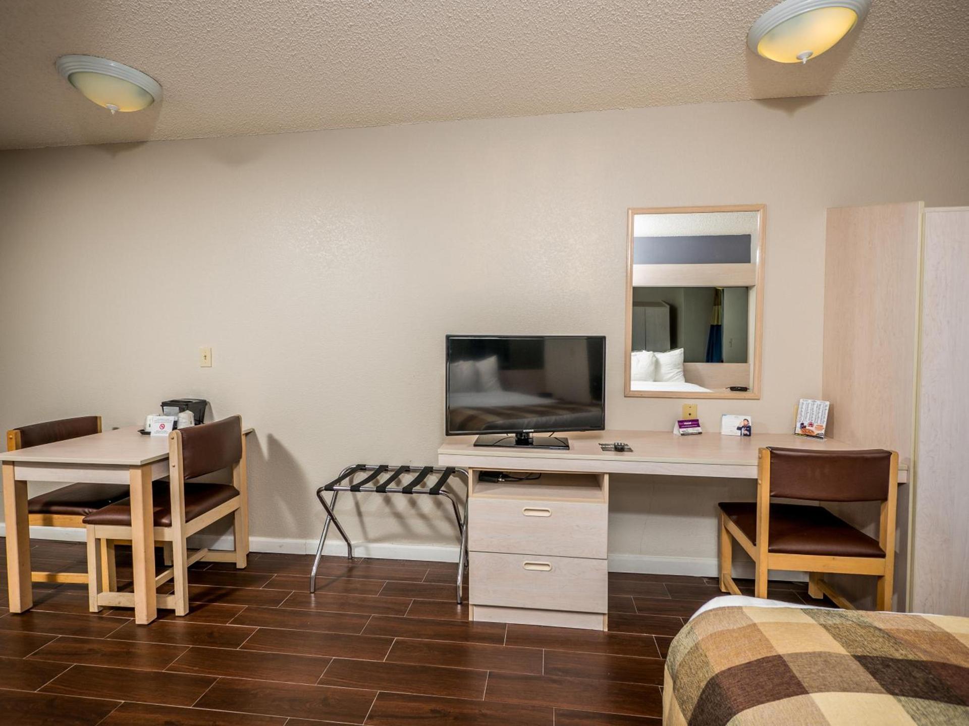 Microtel Inn & Suites by Wyndham Palm Coast I-95 photo 20