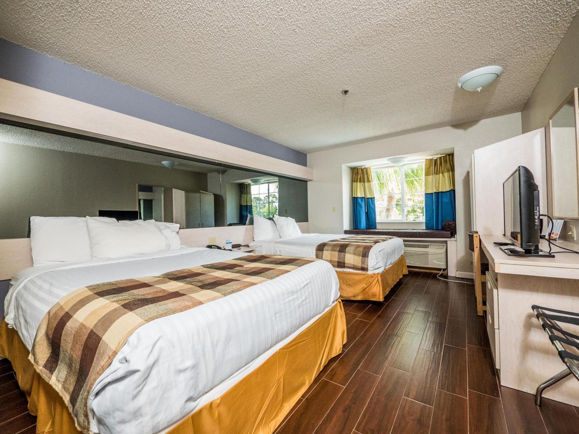 Microtel Inn & Suites by Wyndham Palm Coast I-95 photo 21