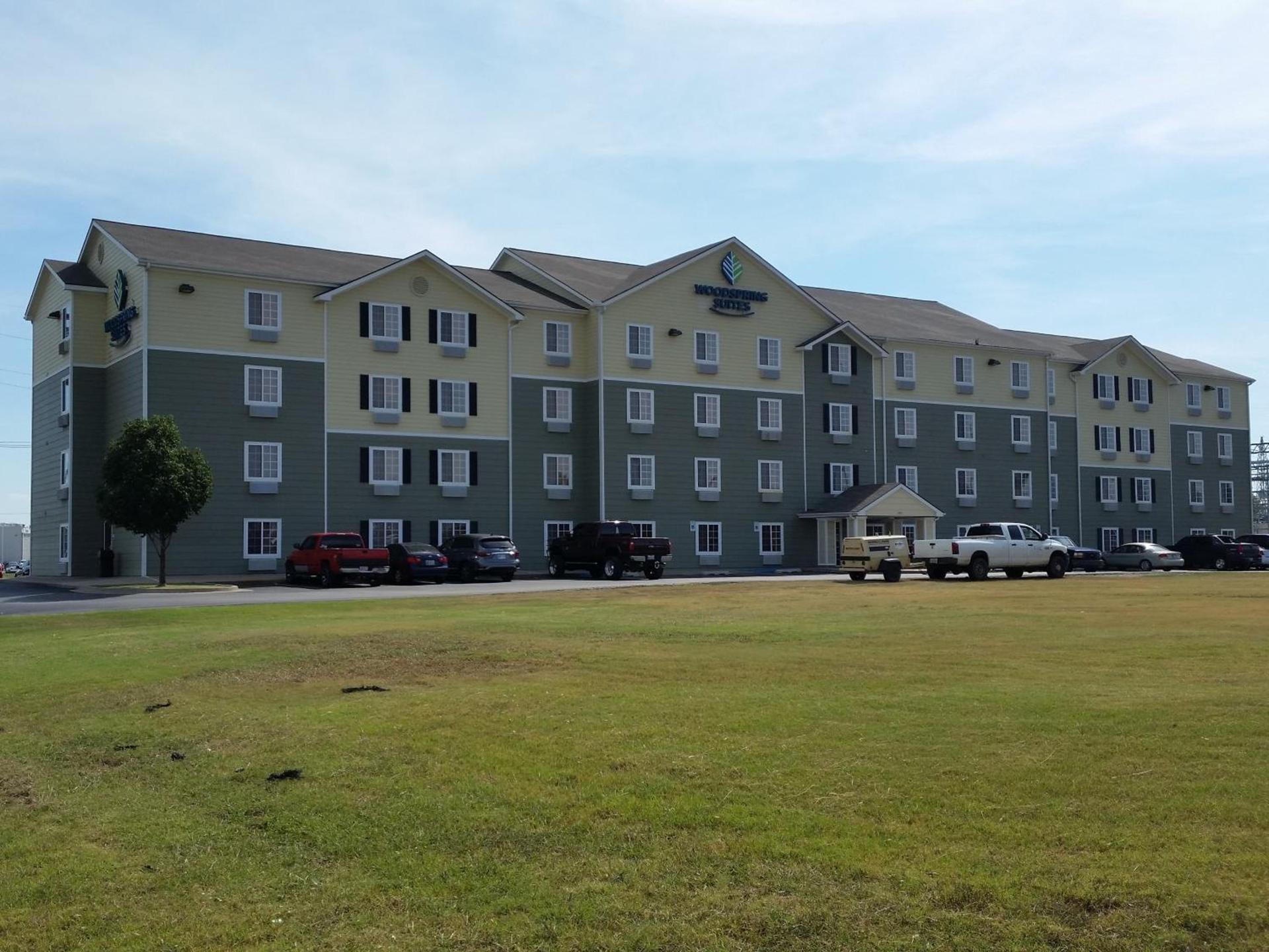 WoodSpring Suites Tulsa photo 28