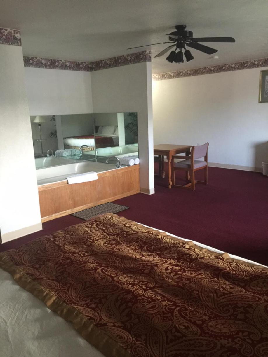 Villa Inn Motel photo 8