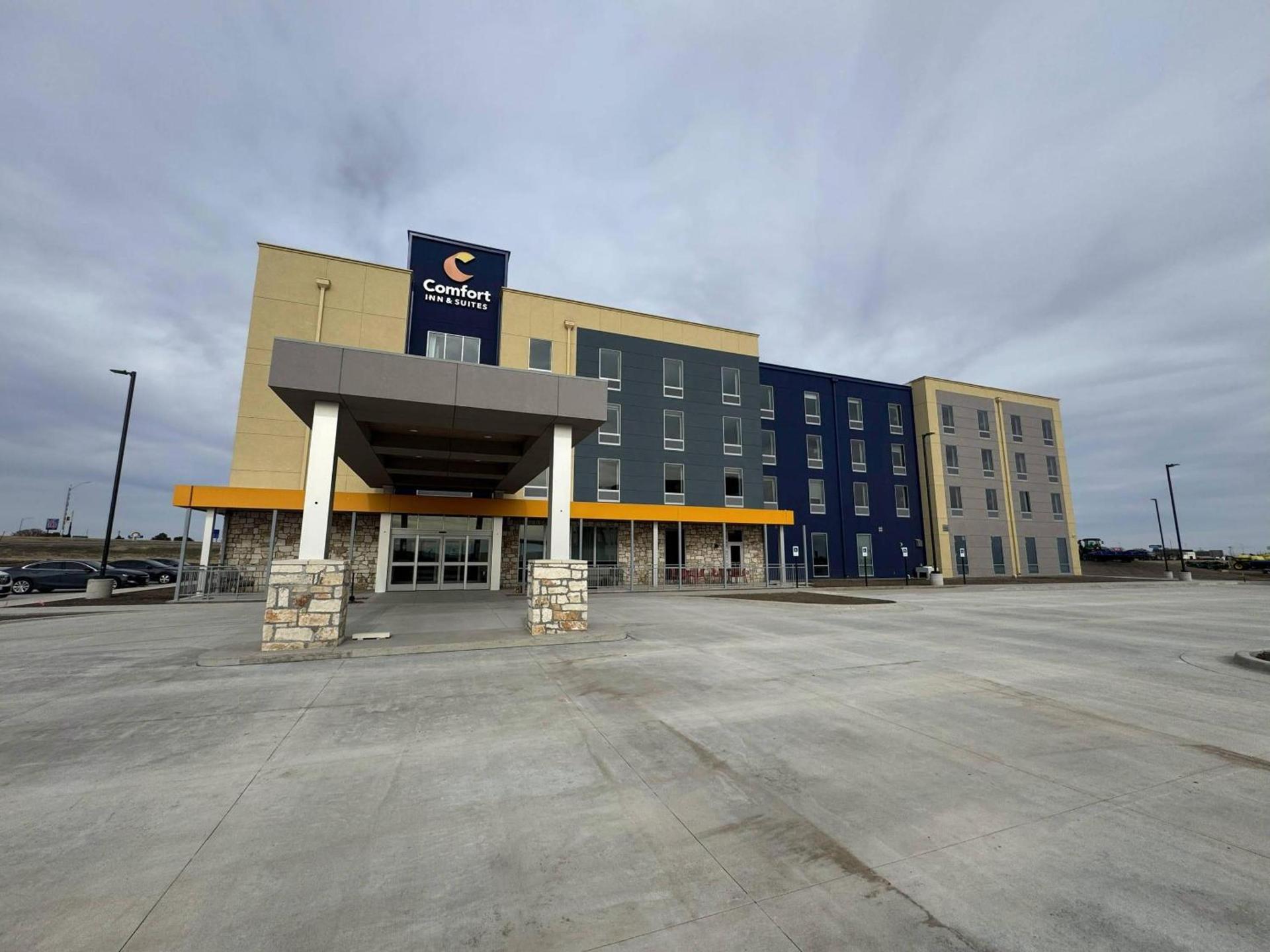 Comfort Inn & Suites Colby photo 9