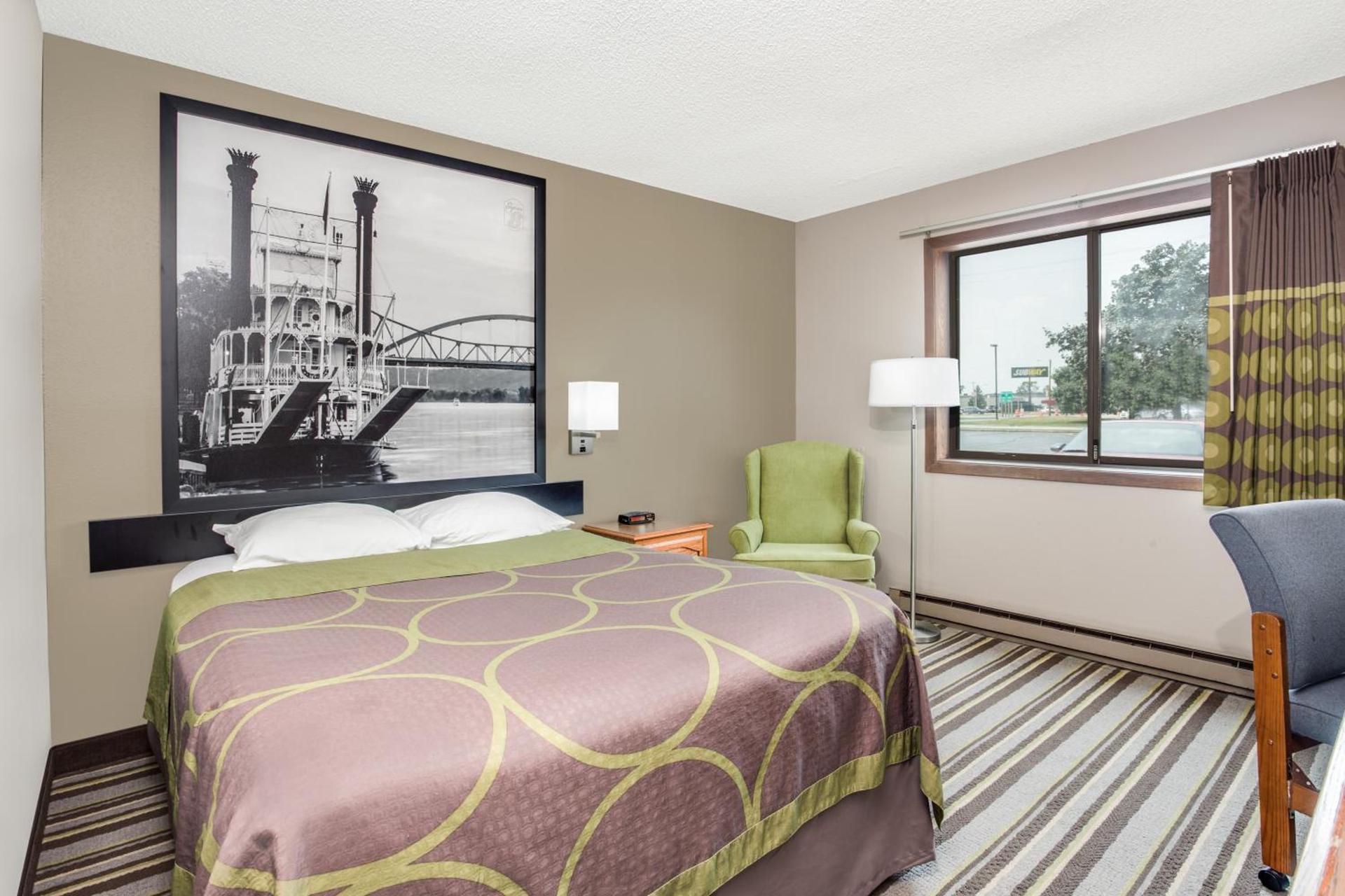 Super 8 by Wyndham Green Bay Near Stadium photo 17