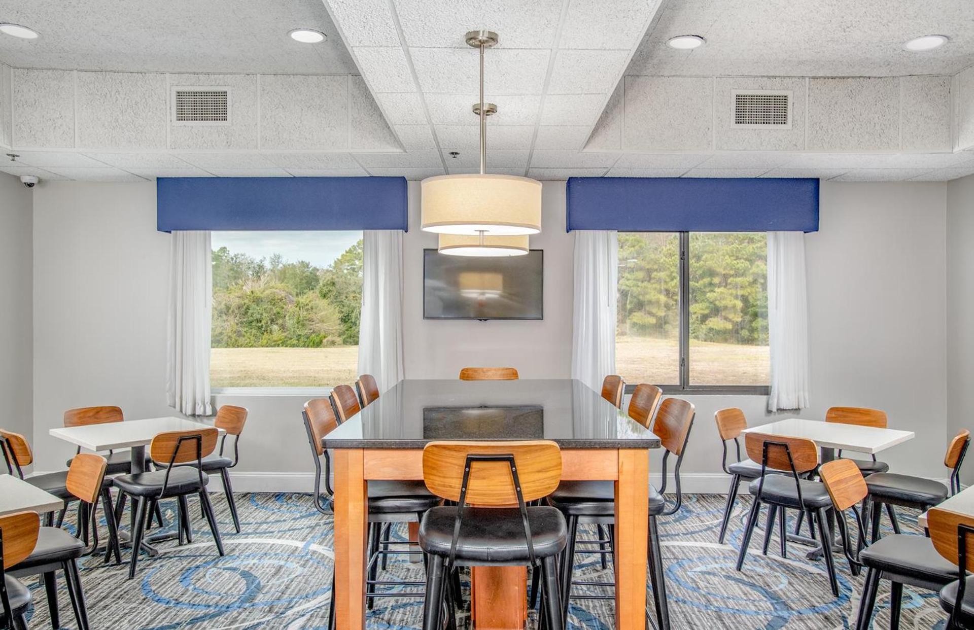 The Windstar Hotel - Emerald Isle, Swansboro photo 14