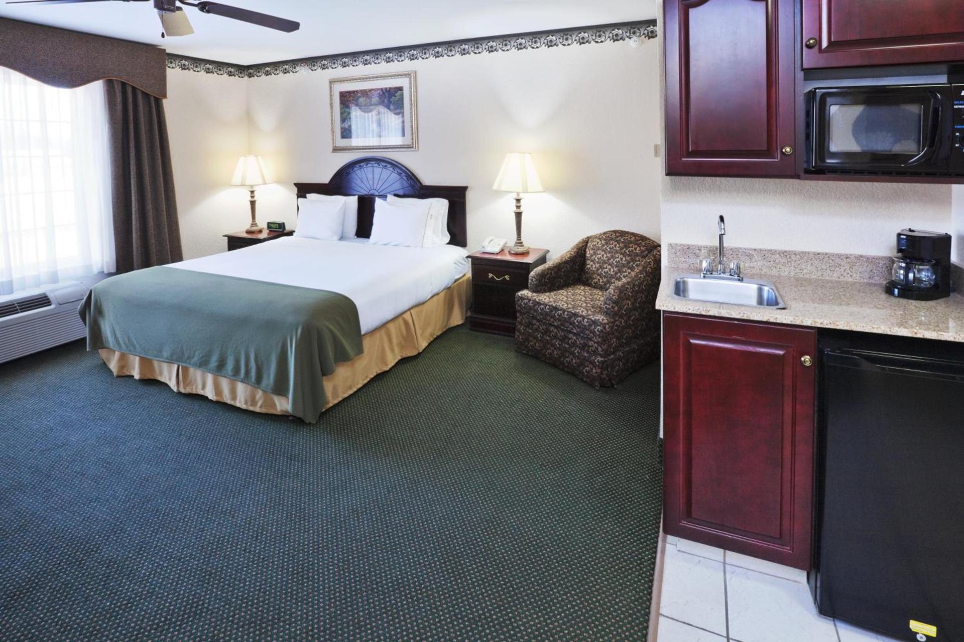 Holiday Inn Express Hotel & Suites Gainesville by IHG photo 5