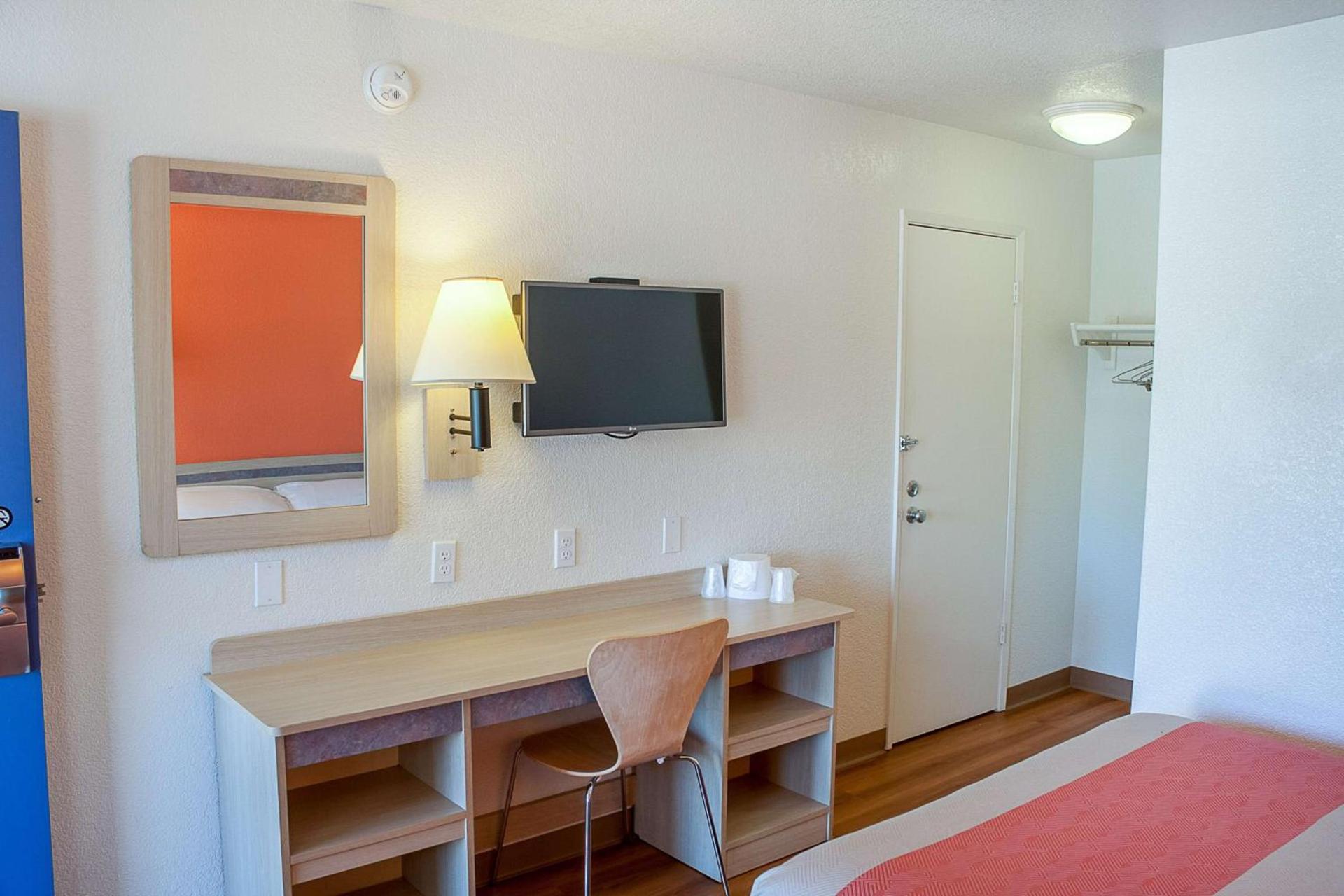 Motel 6-Ukiah, CA photo 51
