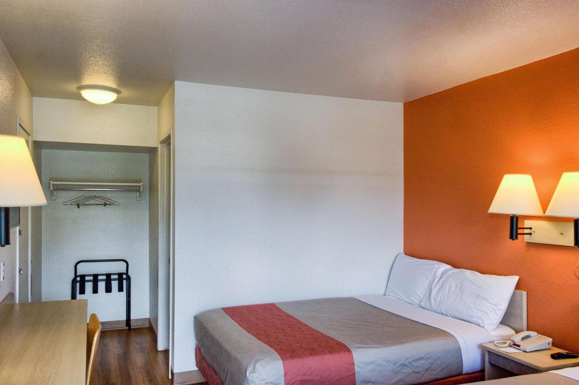 Motel 6-Everett, WA - North photo 42