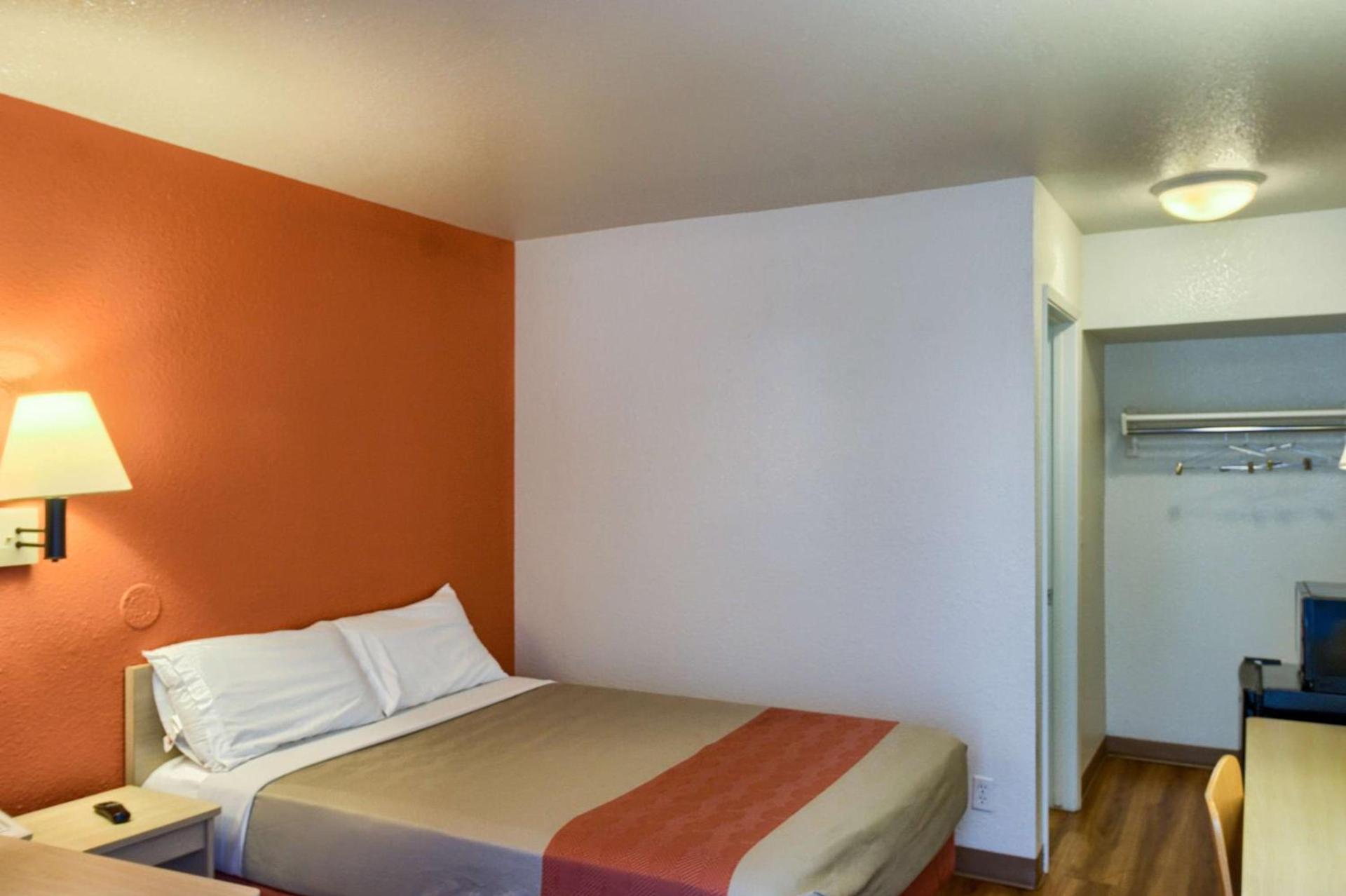 Motel 6-Everett, WA - North photo 41