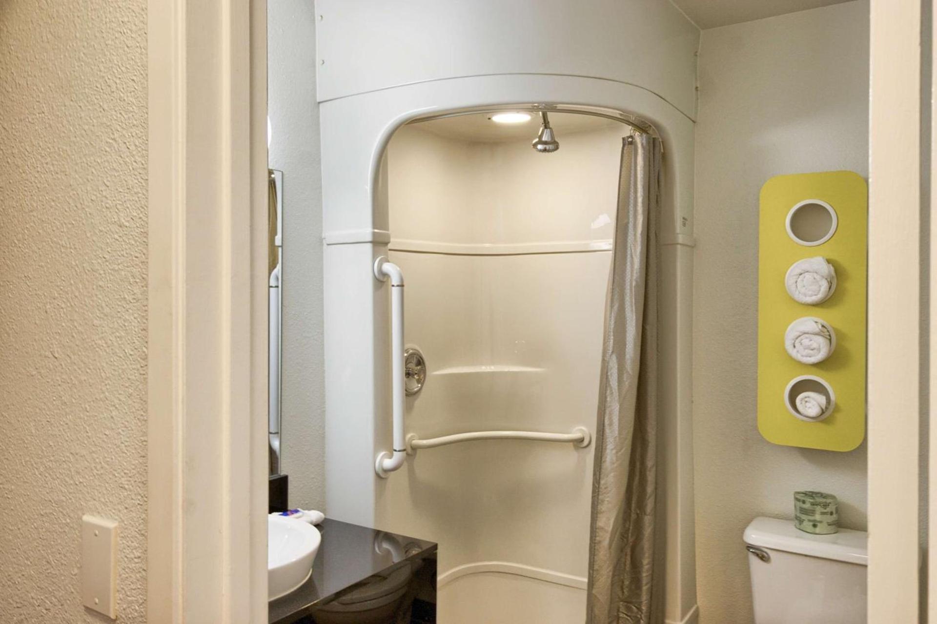 Motel 6-Everett, WA - North photo 37