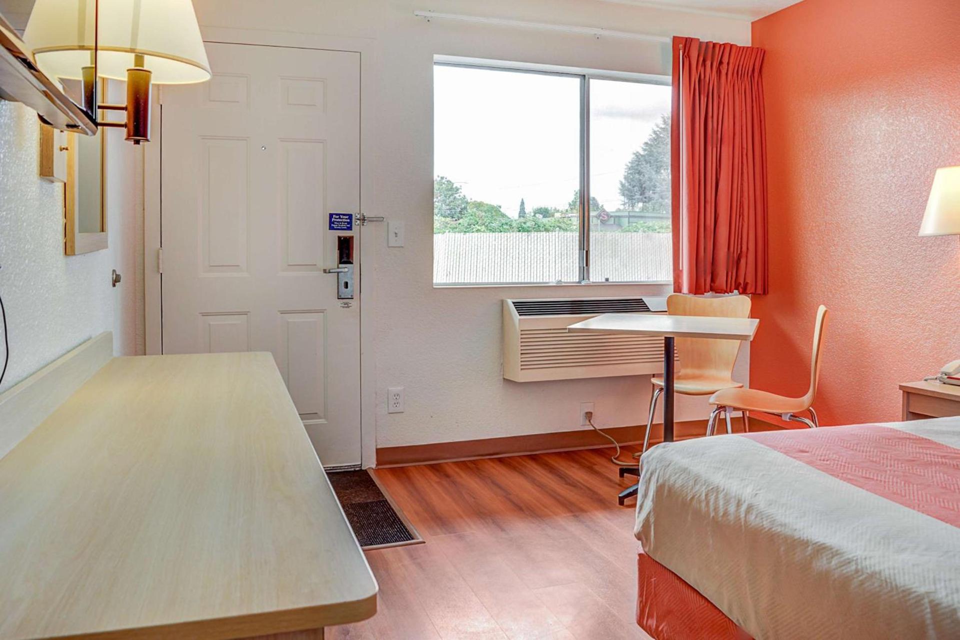 Motel 6-Portland, OR - Central photo 36