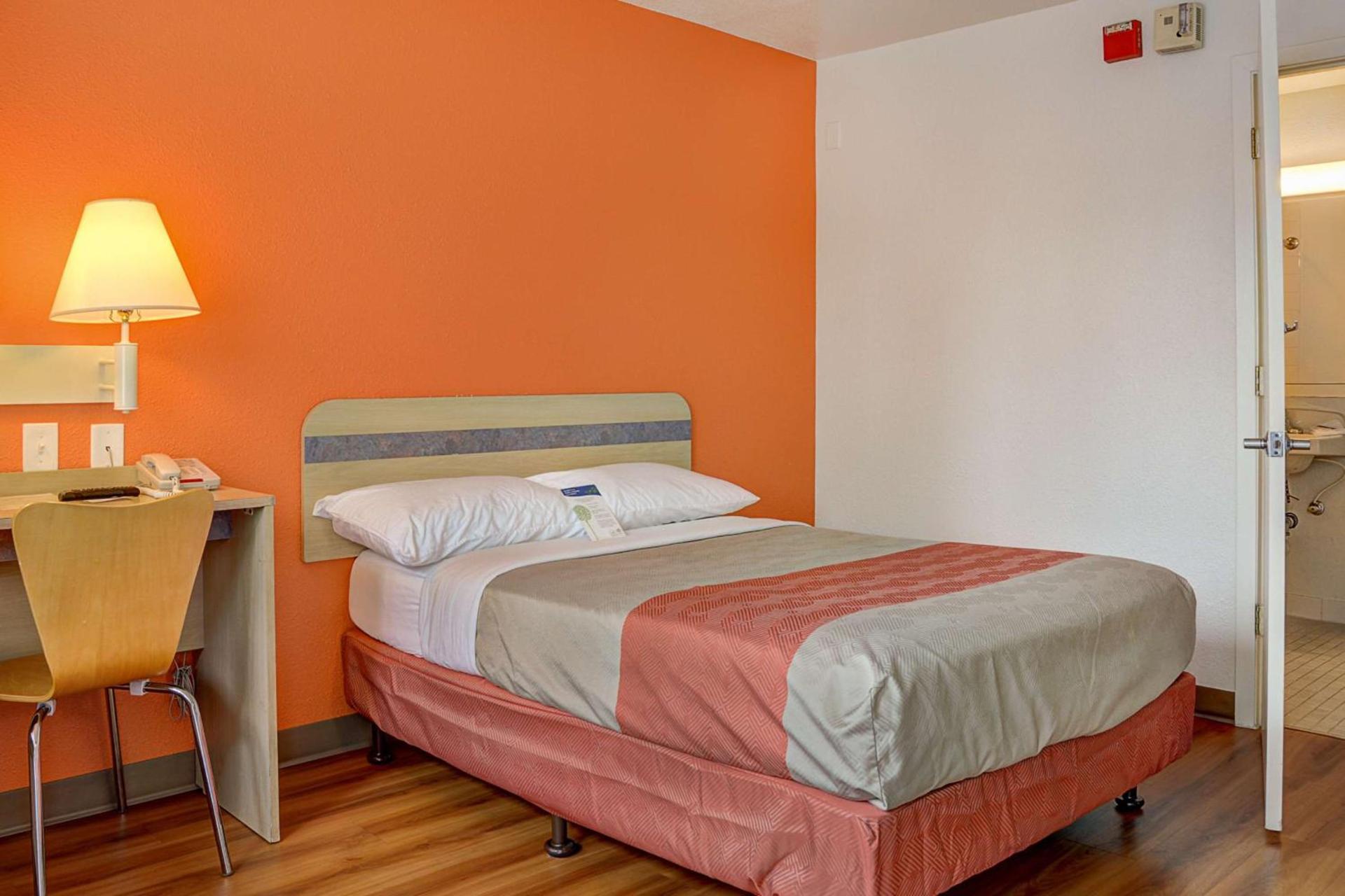 Motel 6-Portland, OR - Central photo 35
