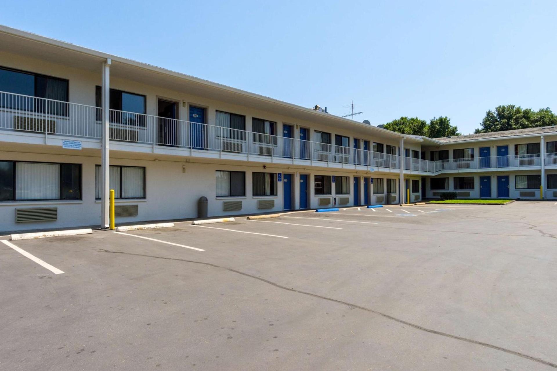 Motel 6-Redding, CA - Central photo 58