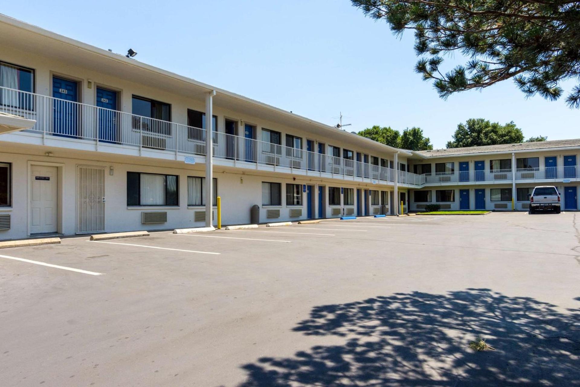 Motel 6-Redding, CA - Central photo 57