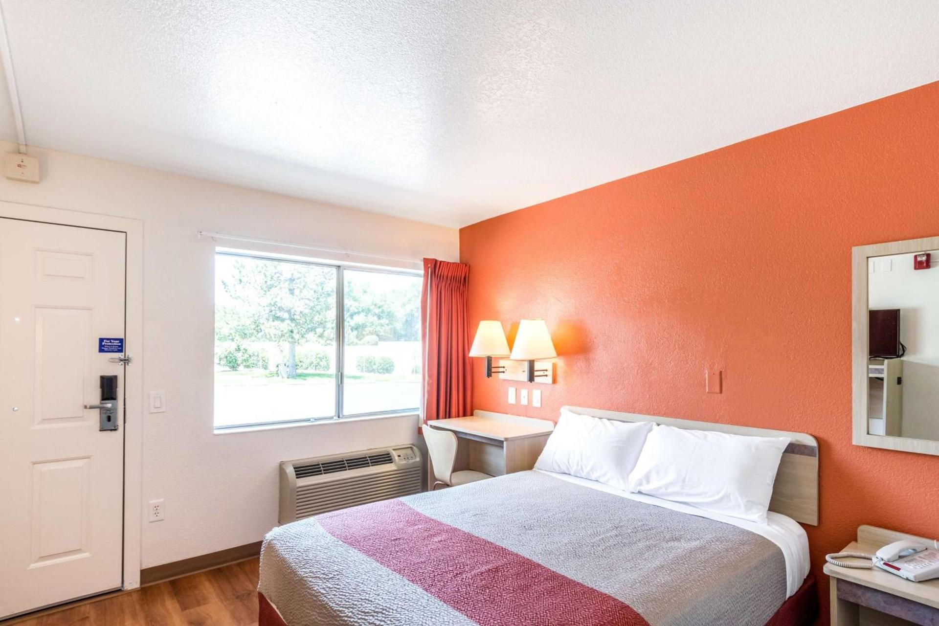 Motel 6-Redding, CA - Central photo 48