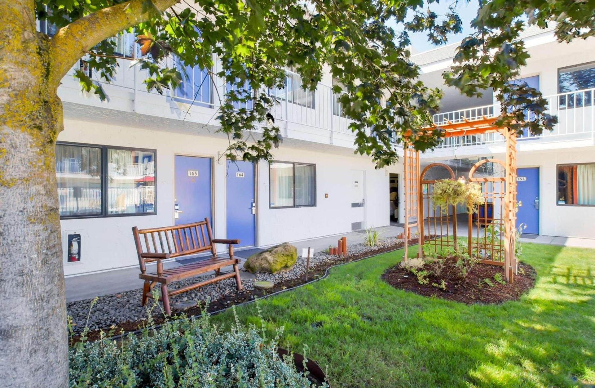 Motel 6-Medford, OR photo 58