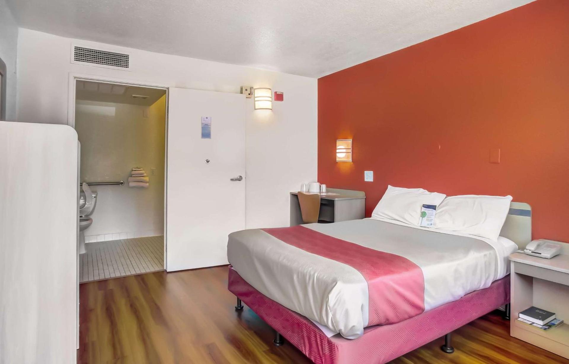 Motel 6-Medford, OR photo 44