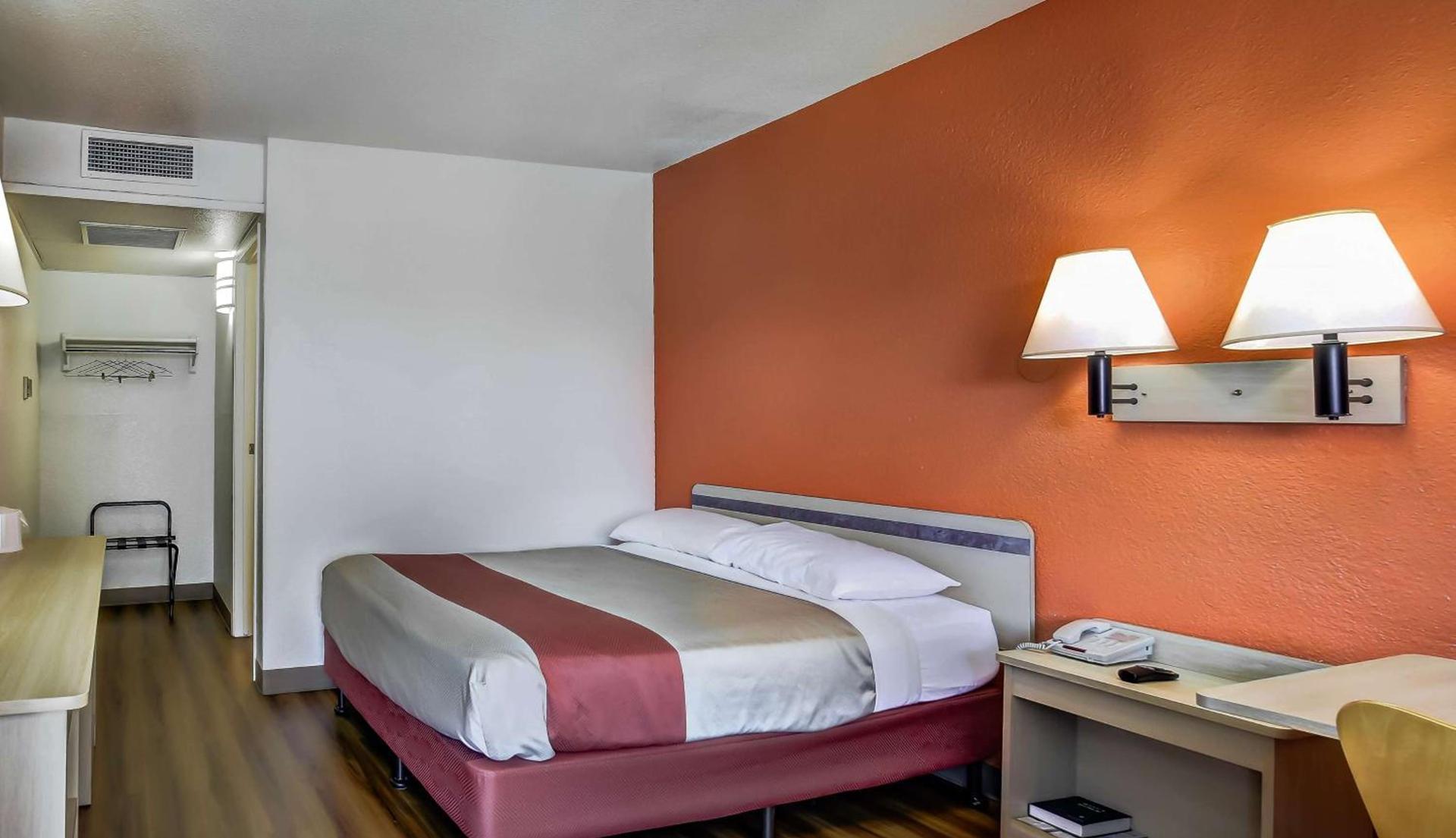 Motel 6-Medford, OR photo 41