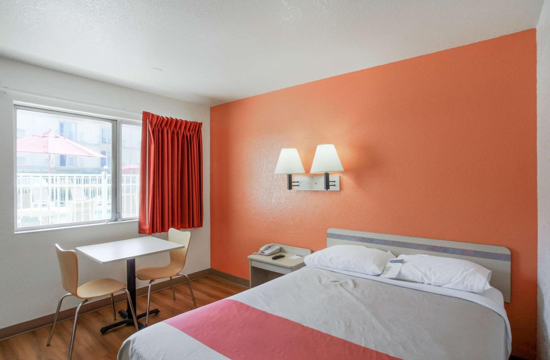 Motel 6-Medford, OR photo 38