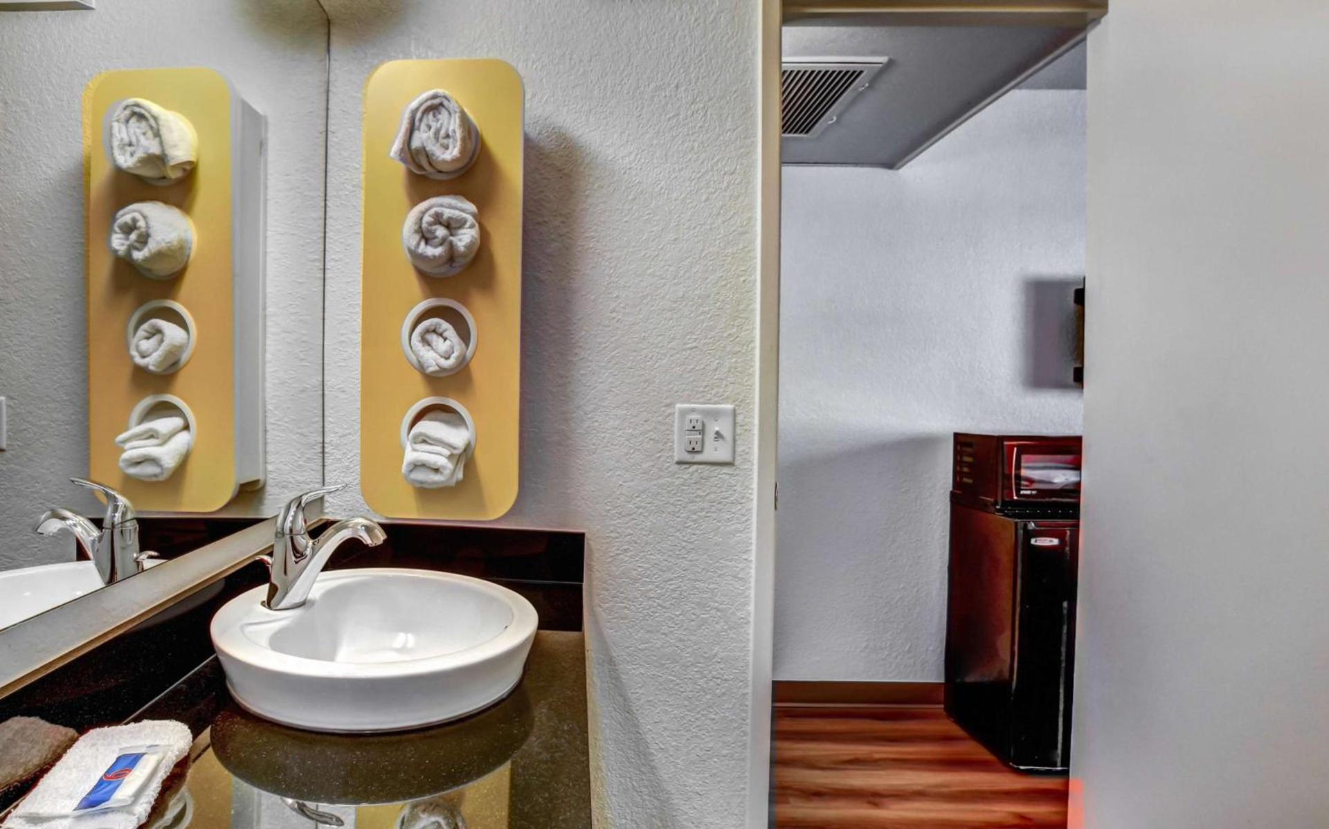Motel 6-Medford, OR photo 36