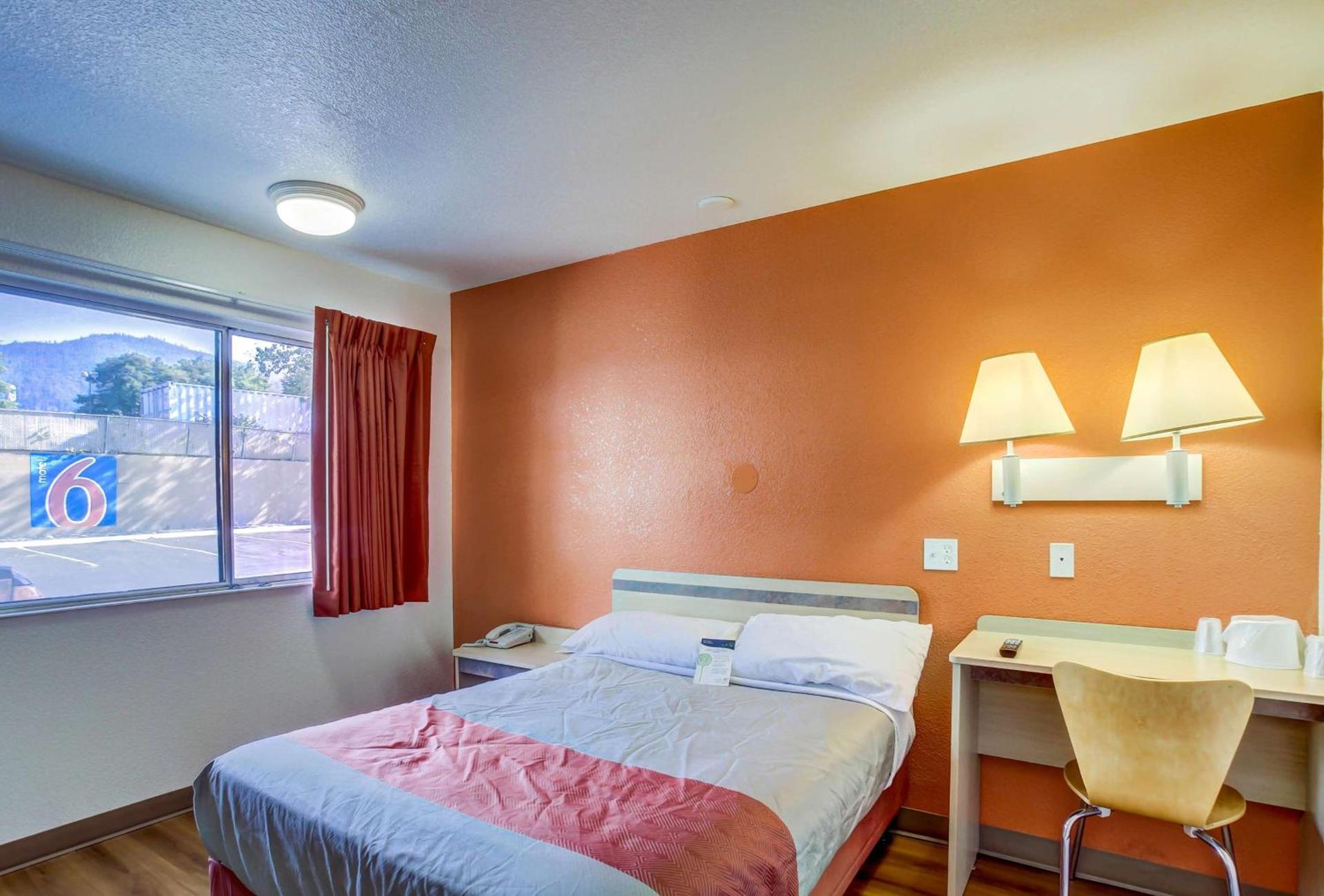 Motel 6-Grants Pass, OR photo 42