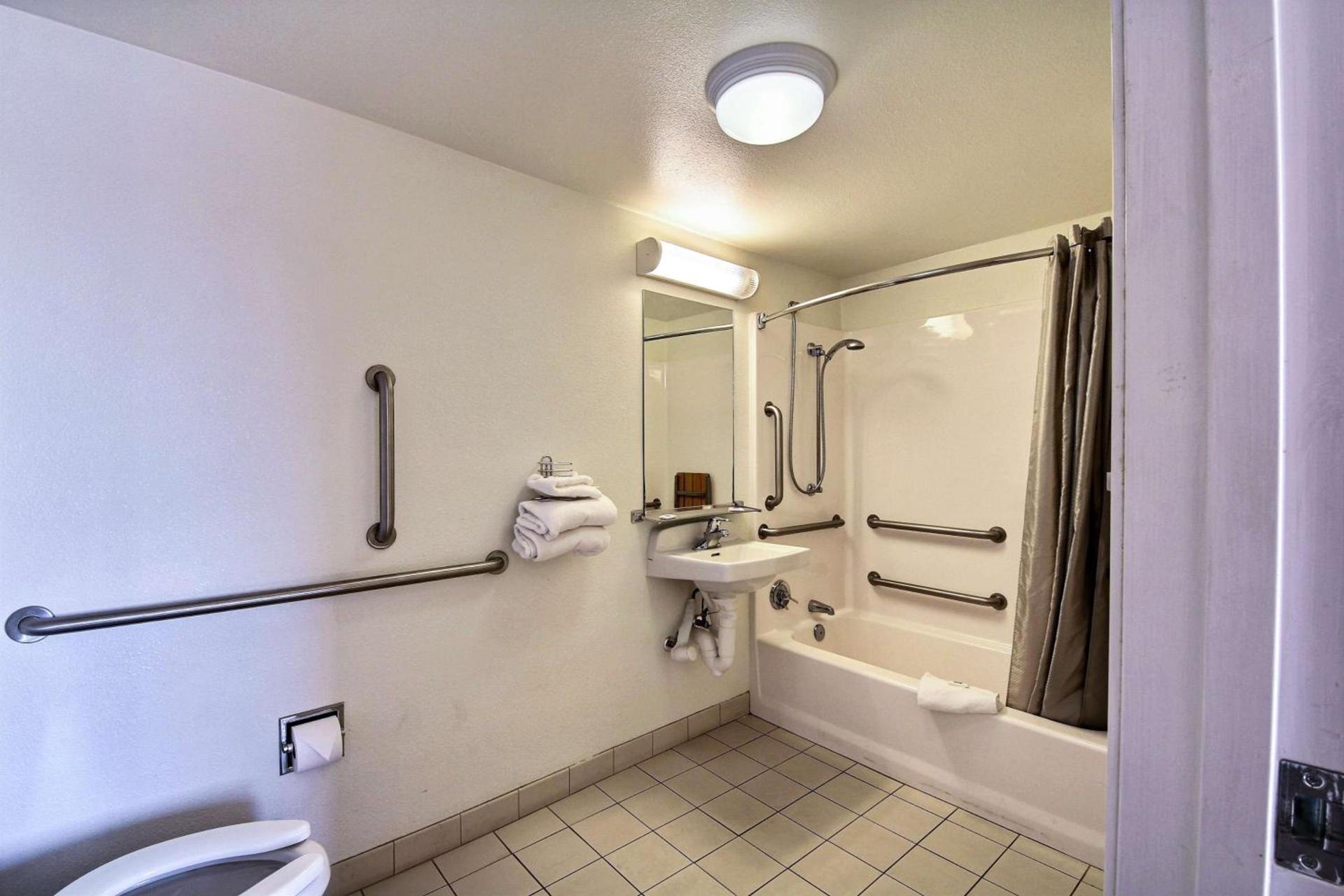 Motel 6-Laredo, TX - South photo 39