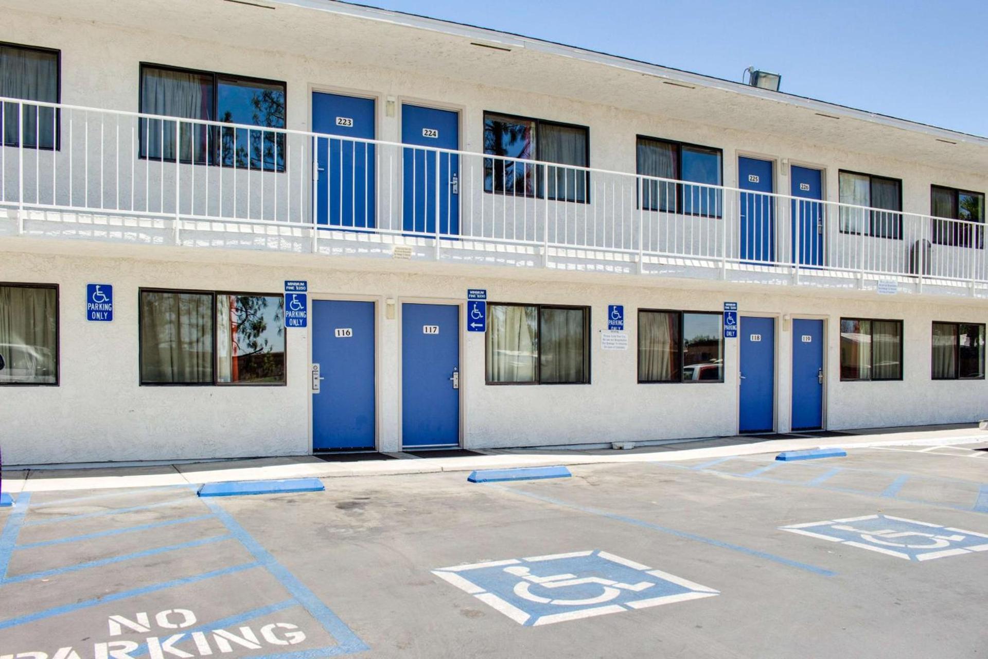 Motel 6-Bakersfield, CA - South photo 71