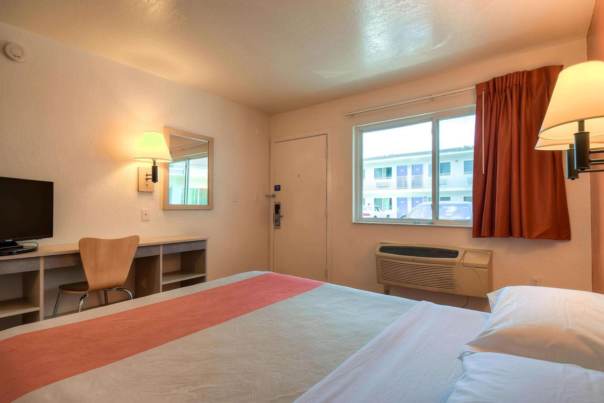 Motel 6-Westminster, CA - South - Long Beach Area photo 42