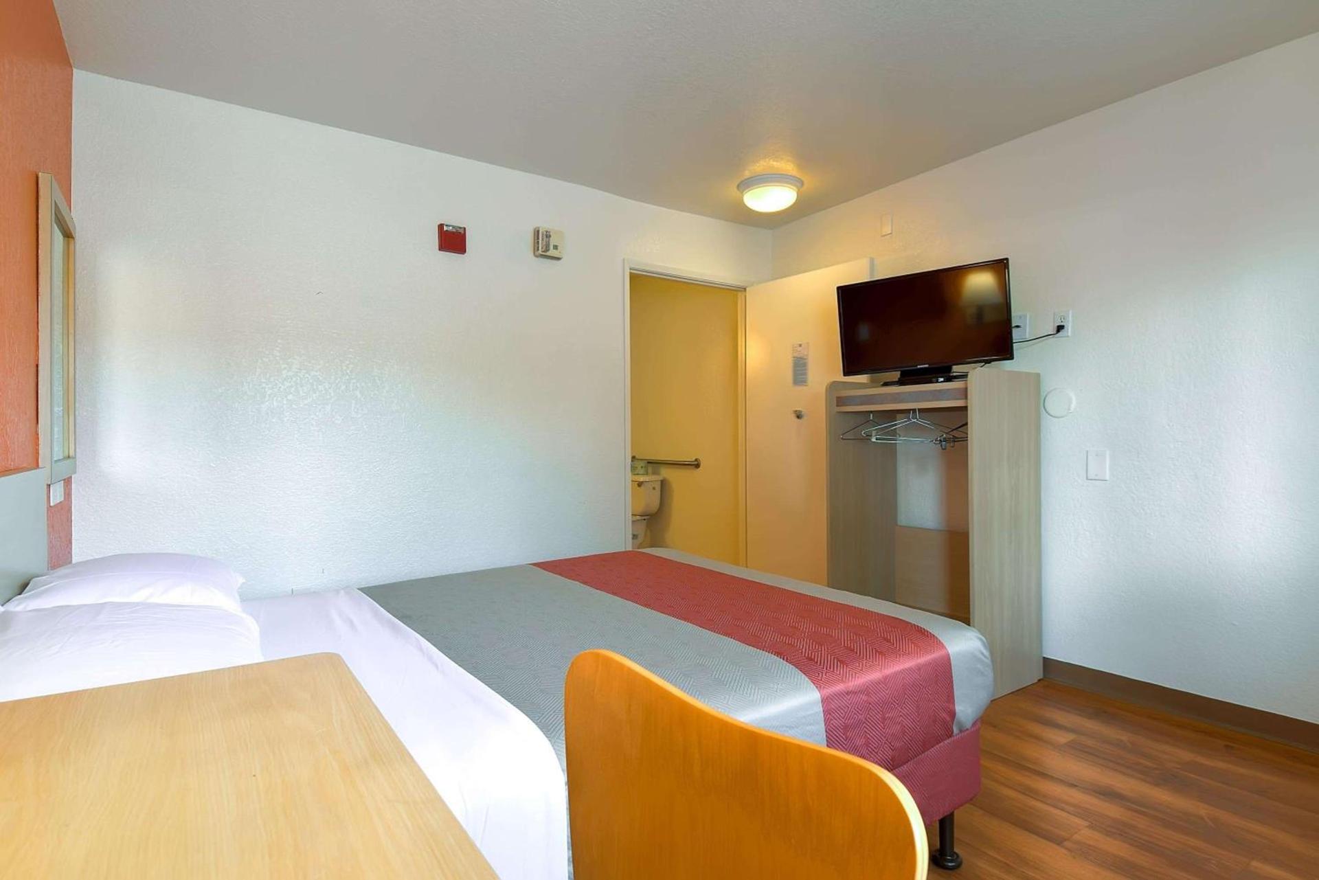 Motel 6-Westminster, CA - South - Long Beach Area photo 39