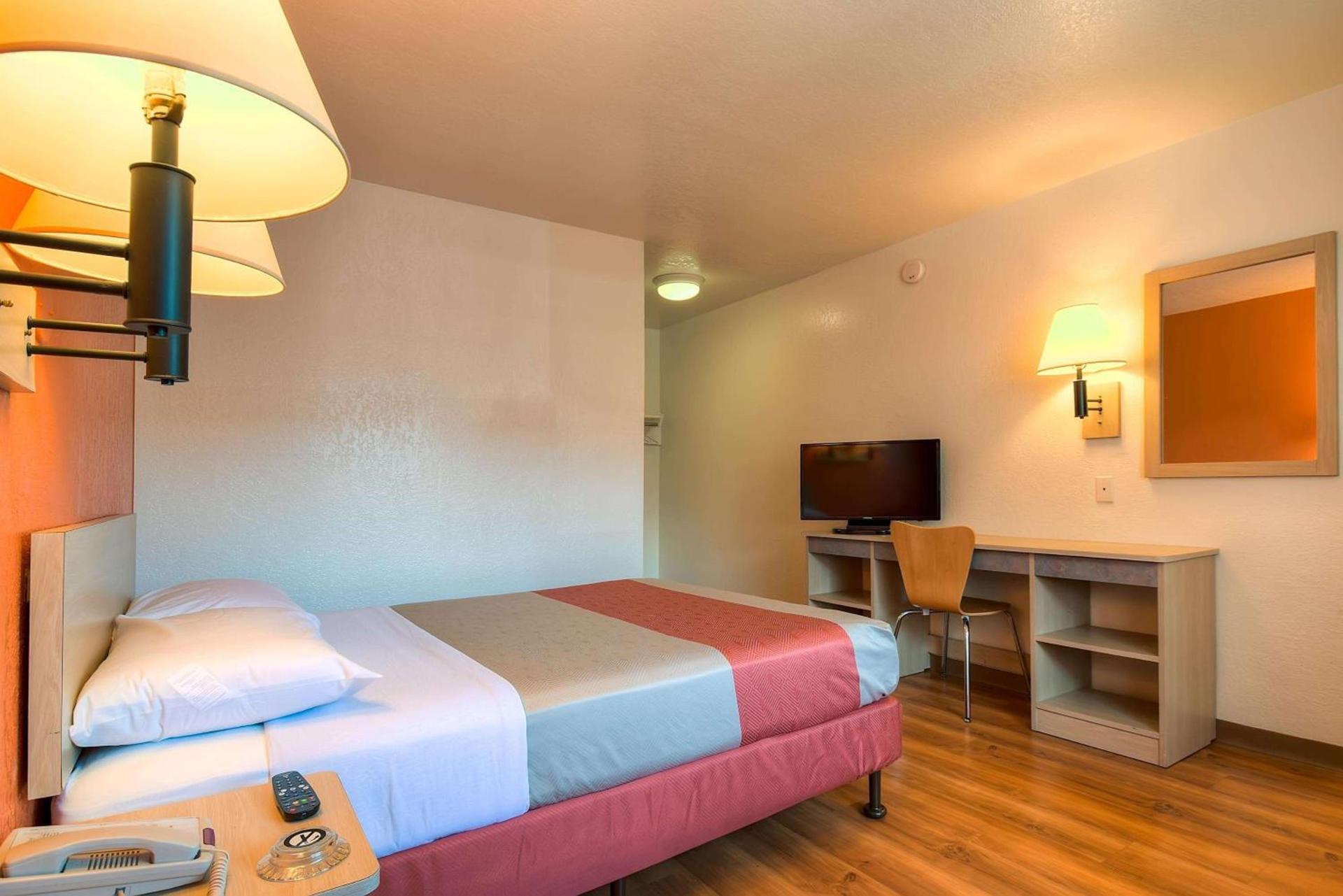 Motel 6-Westminster, CA - South - Long Beach Area photo 36