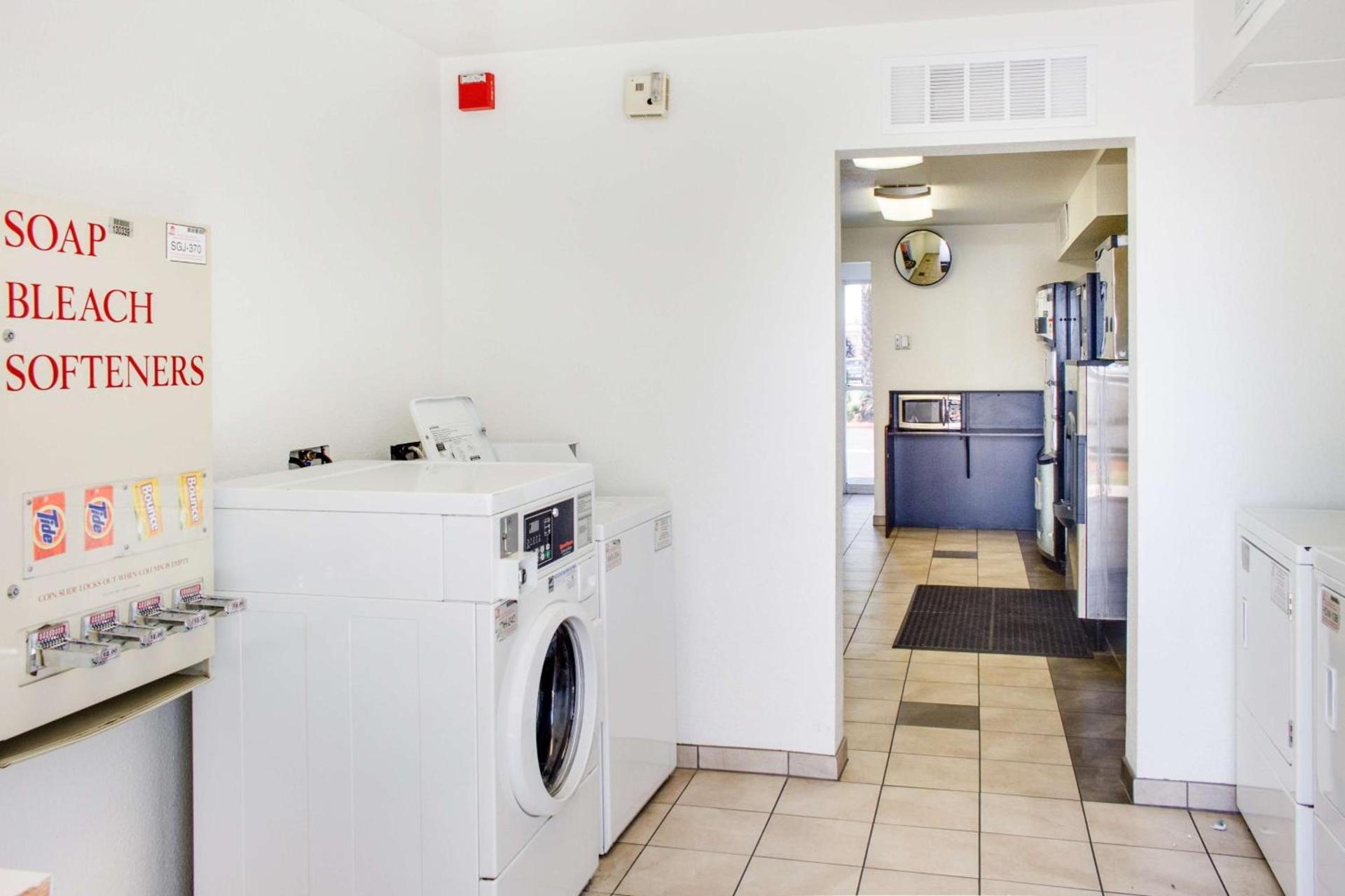 Motel 6-Bakersfield, CA - South photo 56