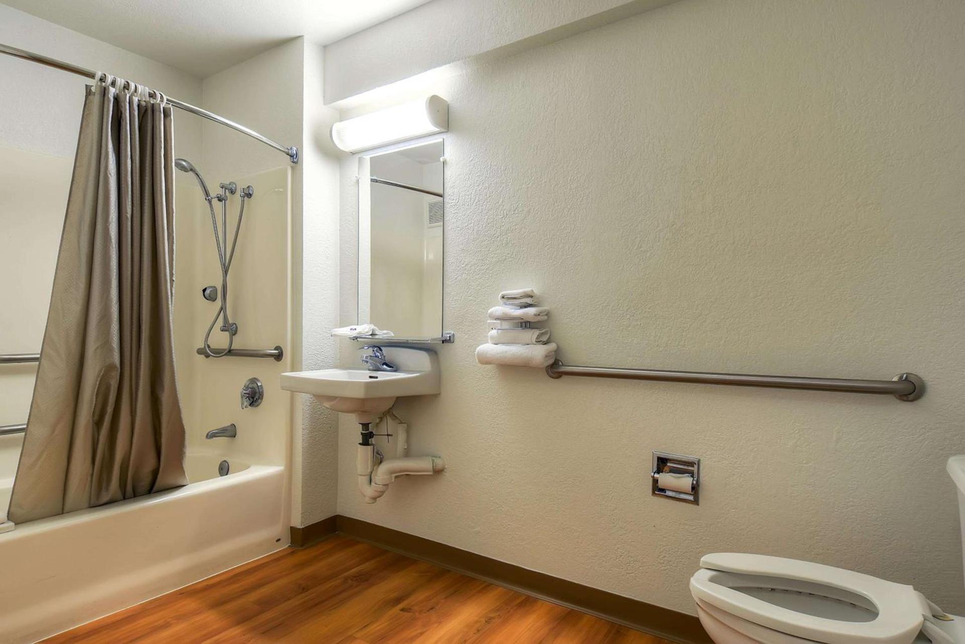 Motel 6-Westminster, CA - South - Long Beach Area photo 33
