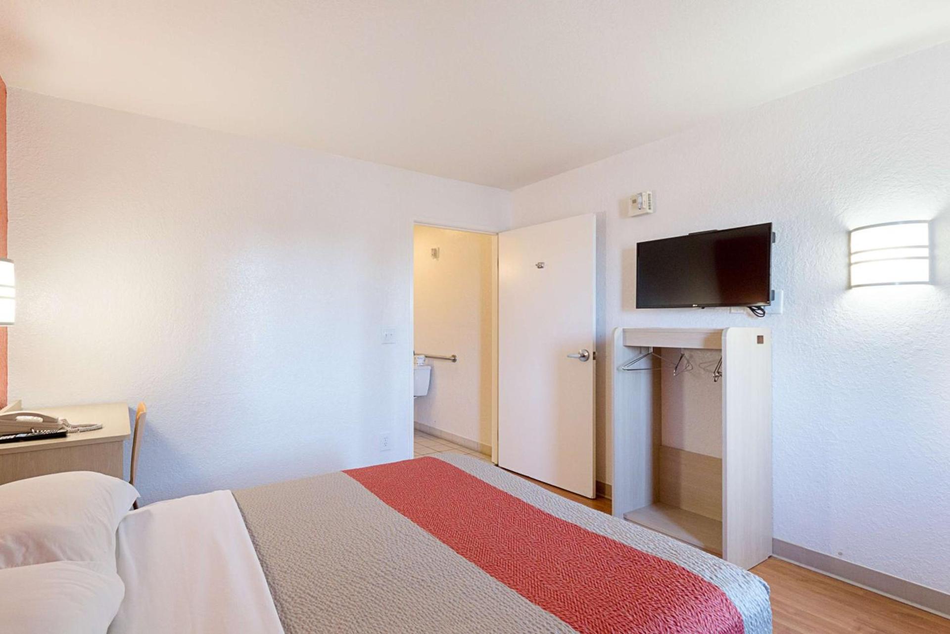 Motel 6-Mcallen, TX photo 49