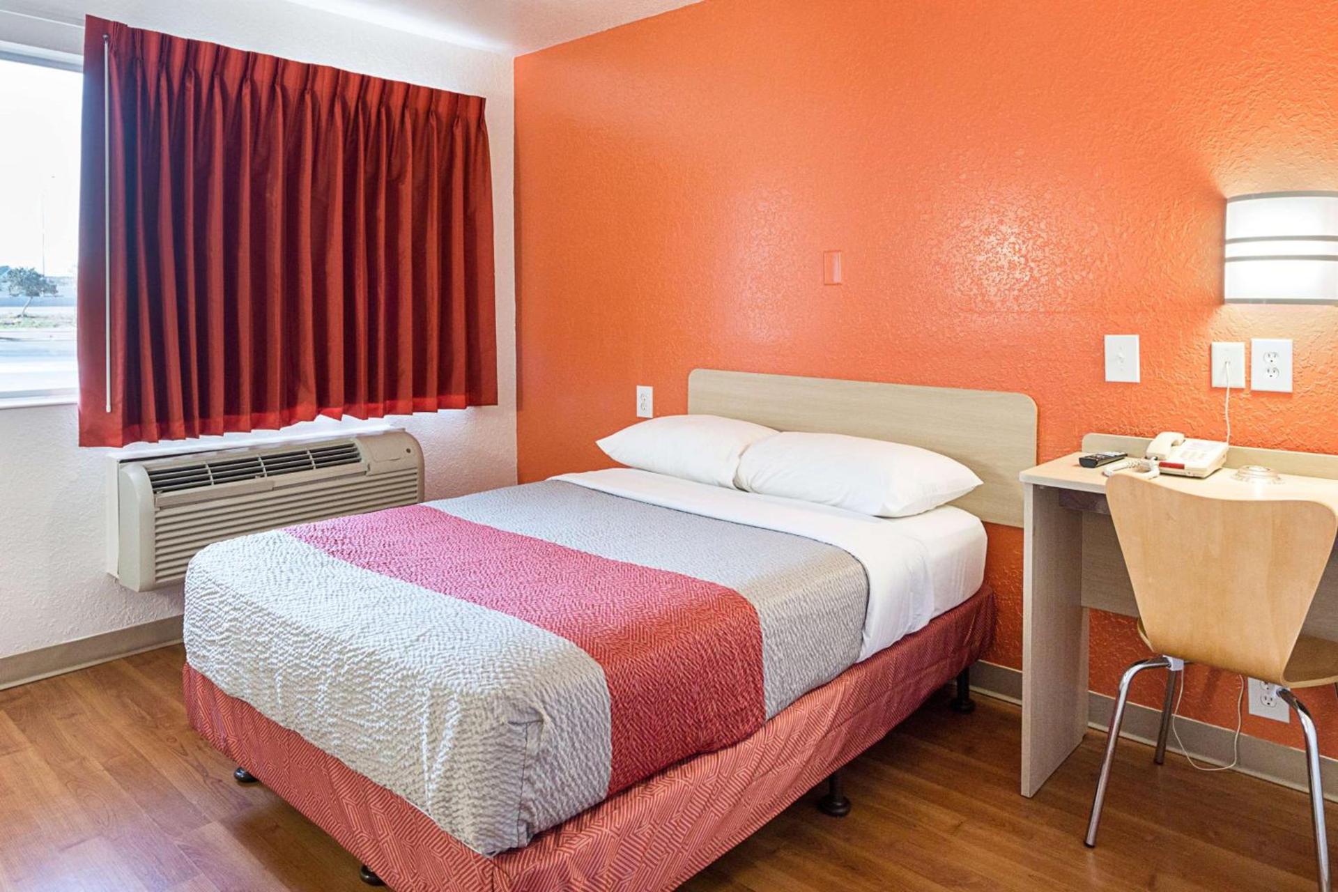 Motel 6-Mcallen, TX photo 48