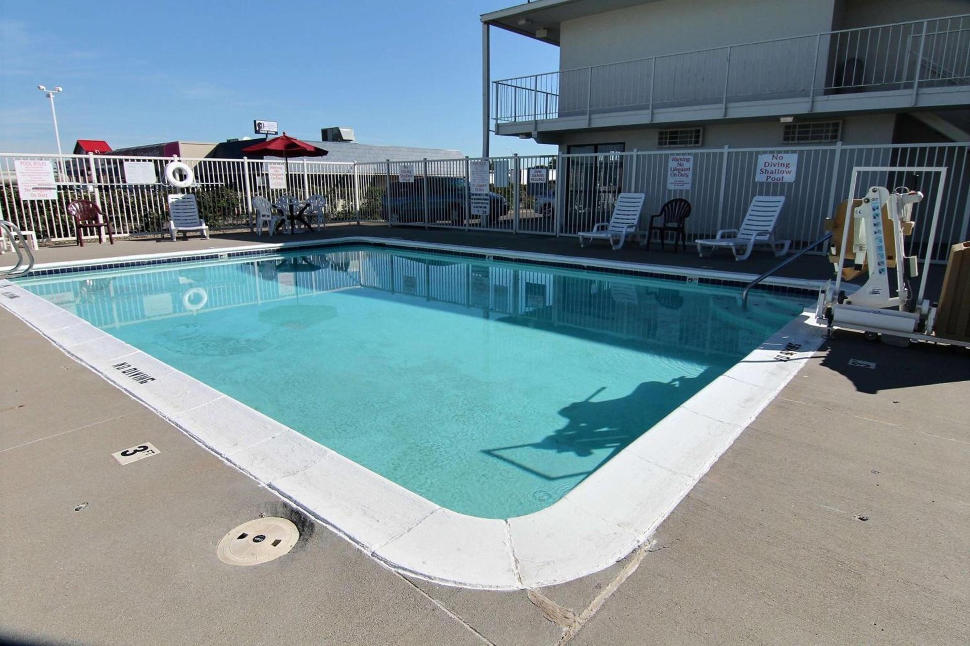 Motel 6-Bismarck, ND photo 18