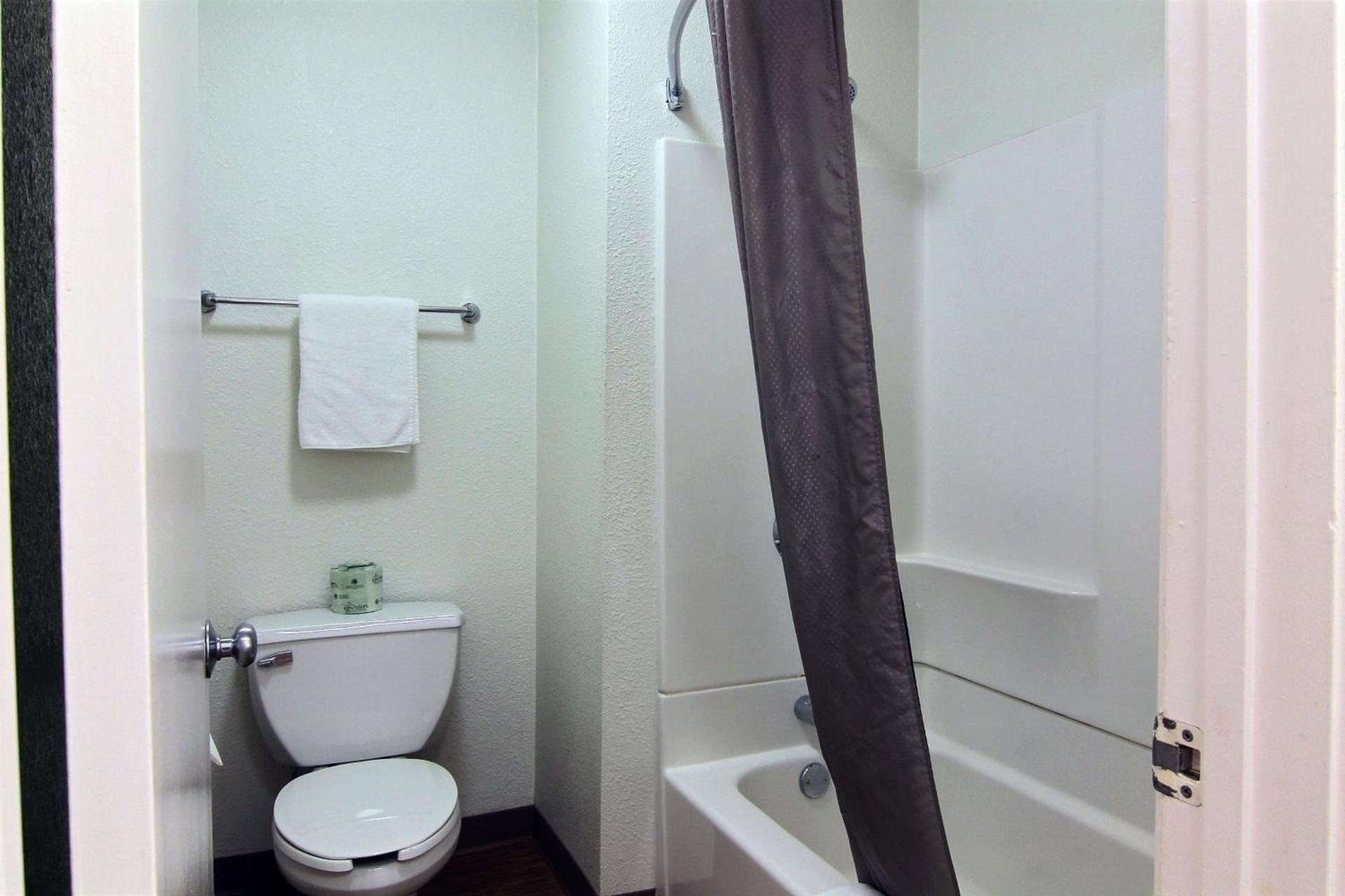 Motel 6-Bismarck, ND photo 15