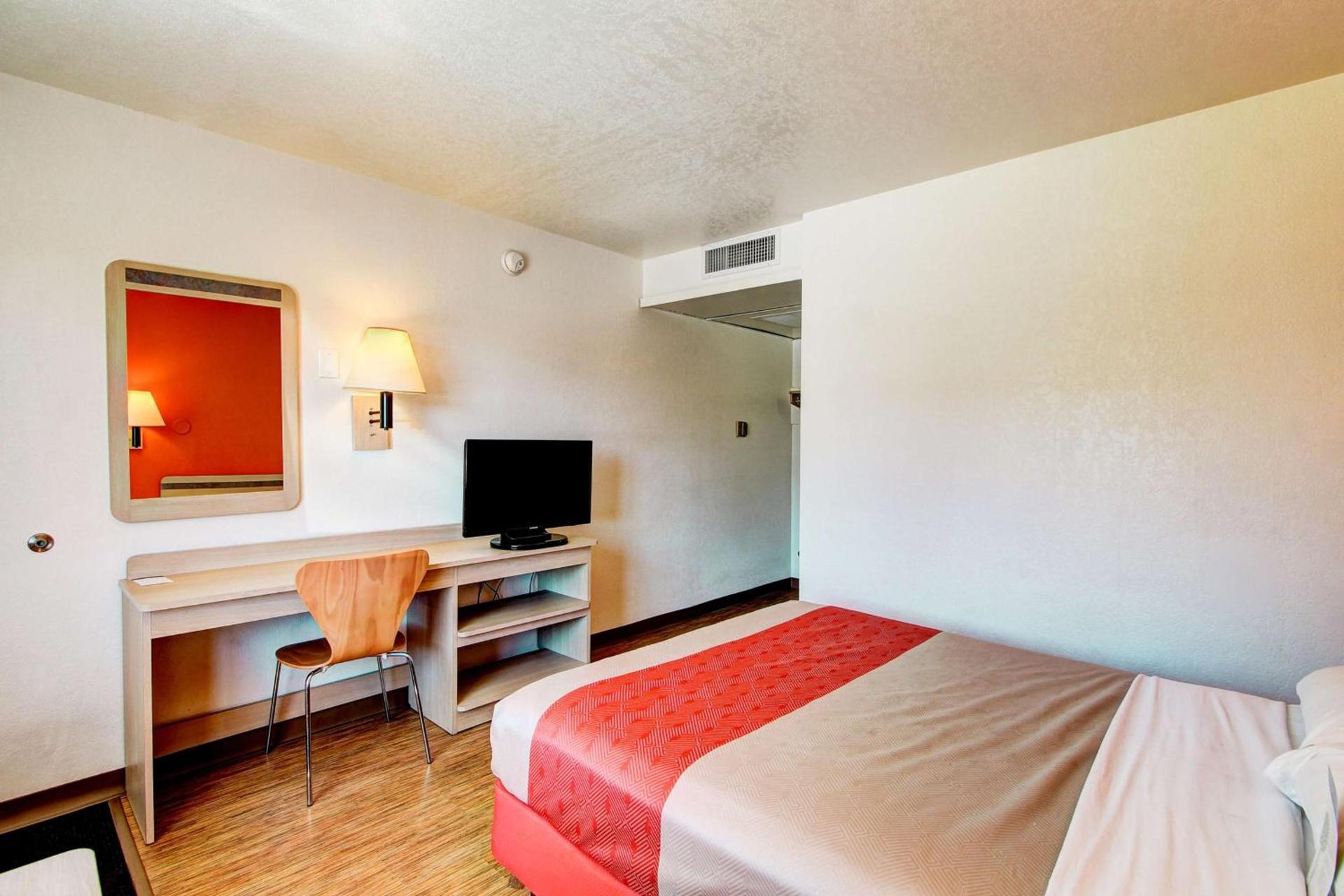 Motel 6-Denver, CO - Airport photo 42