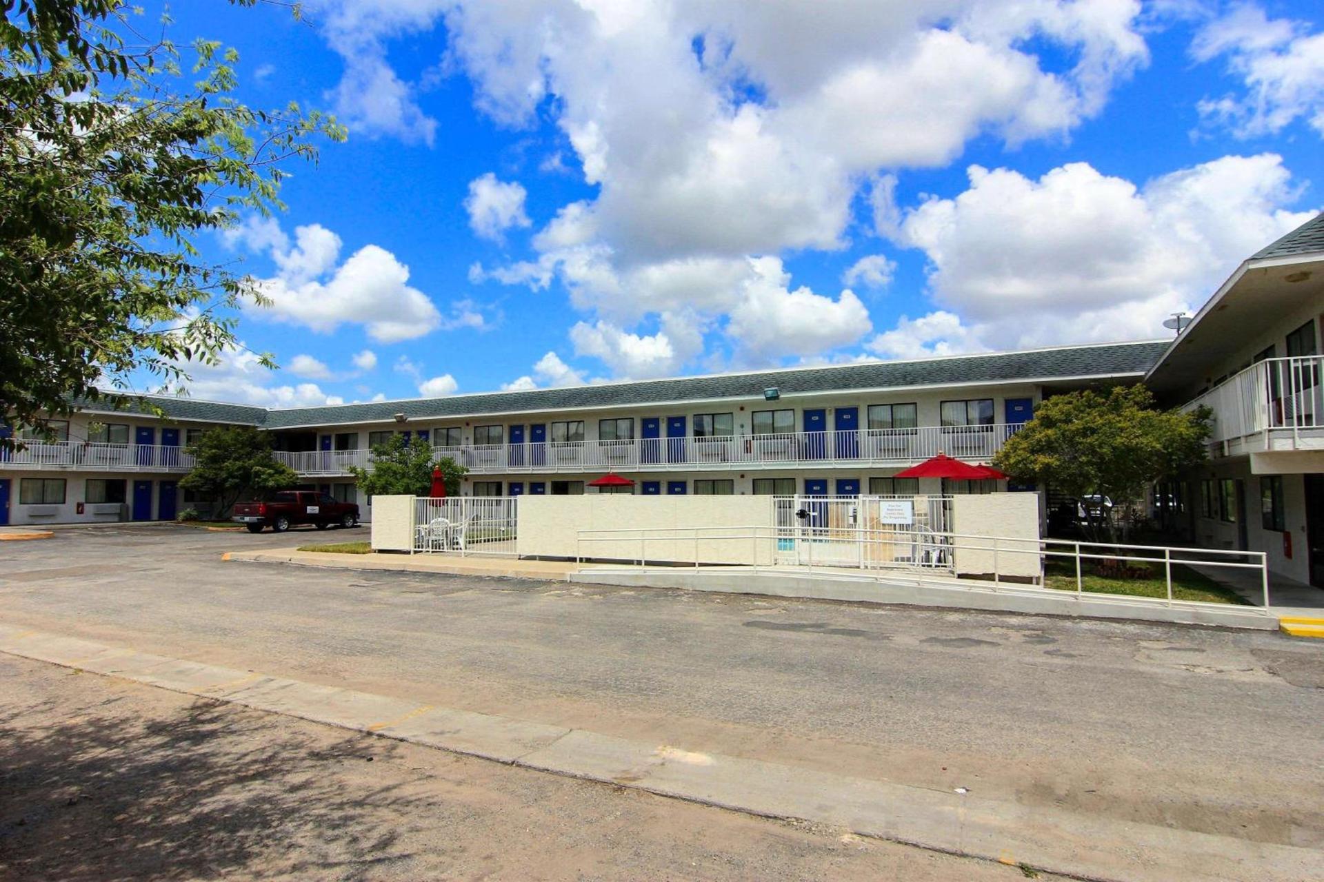 Motel 6-Kingsville, TX photo 40