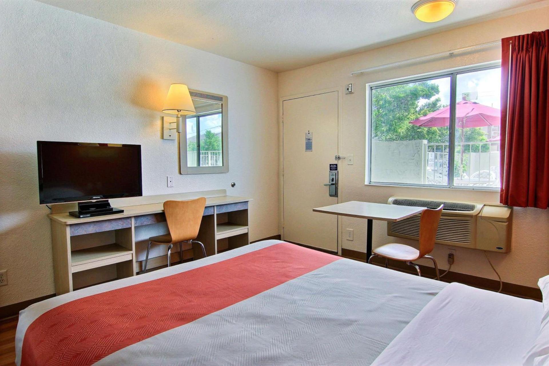 Motel 6-Kingsville, TX photo 58